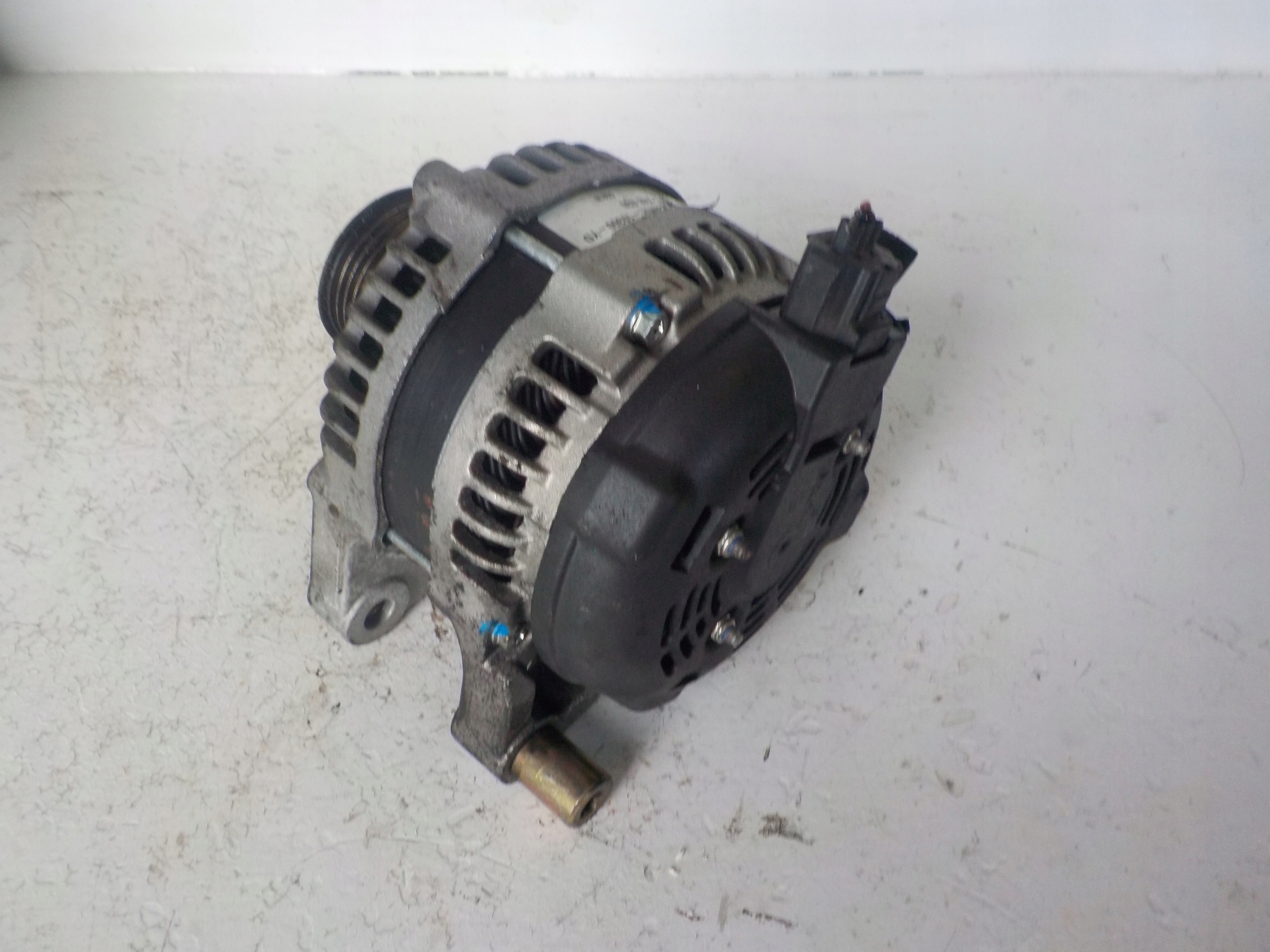 FORD FOCUS II ALTERNATOR 3M5T-10300-YD