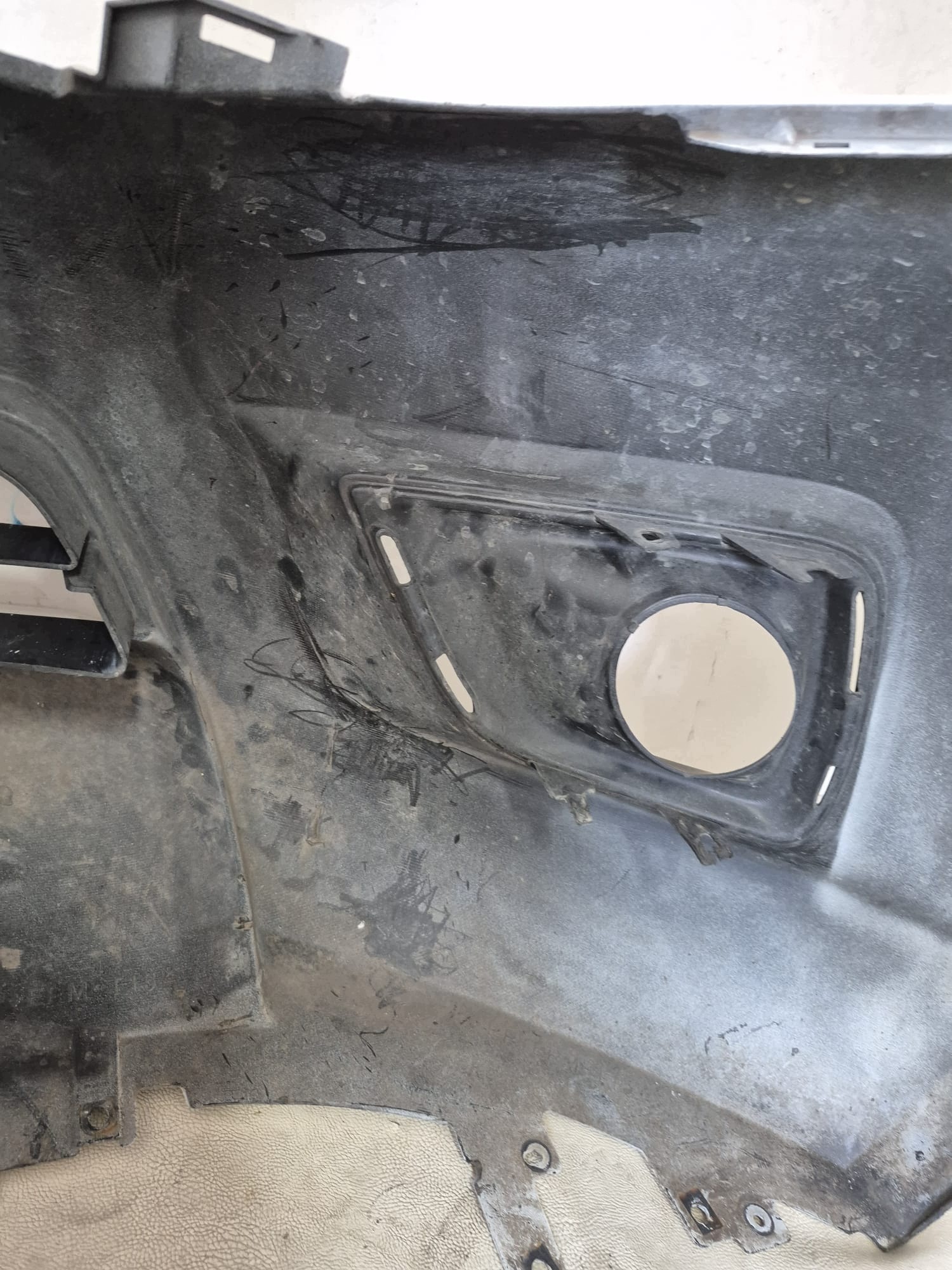 NISSAN NAVARA IV 4 14-22 nárazník předek přední