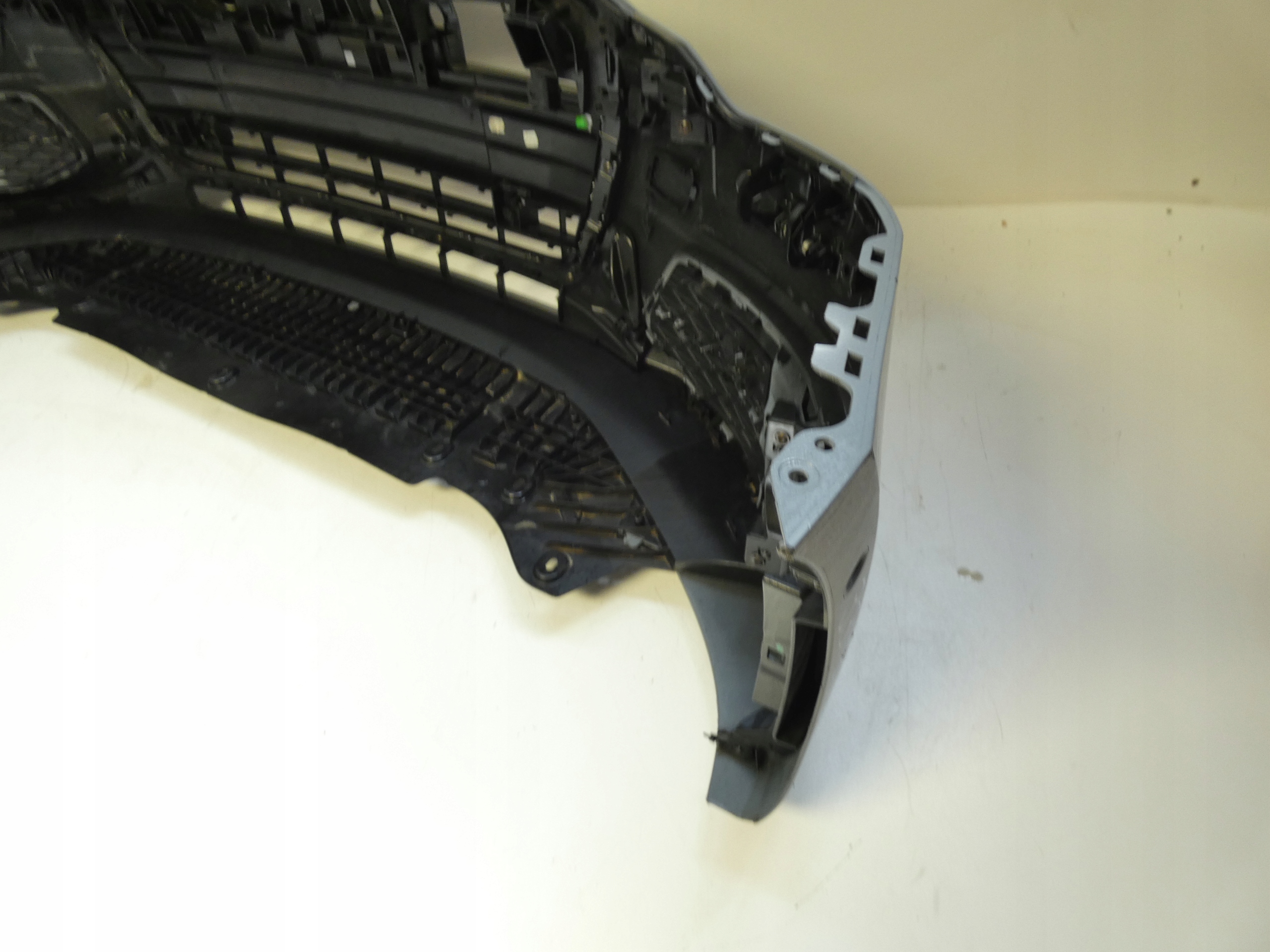 AUDI A6 C8 2018-2023 4K0807611 below 6 PDC washers bumper front front