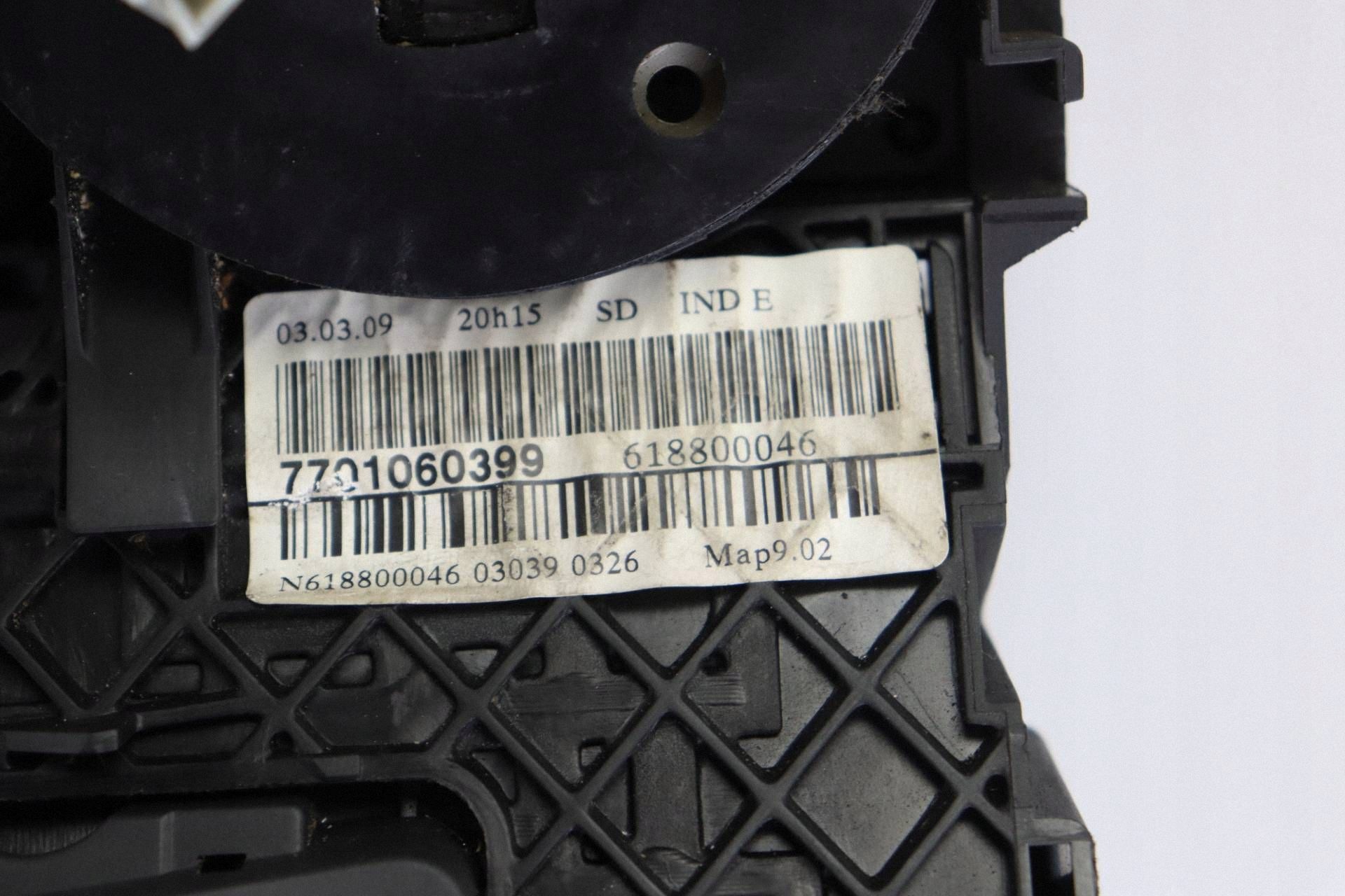 RENAULT SCENIC II Commodo essuie glace Commodo phares 7701060399