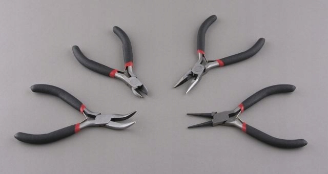 

Szczypce komplet 4 sztuki 12cm