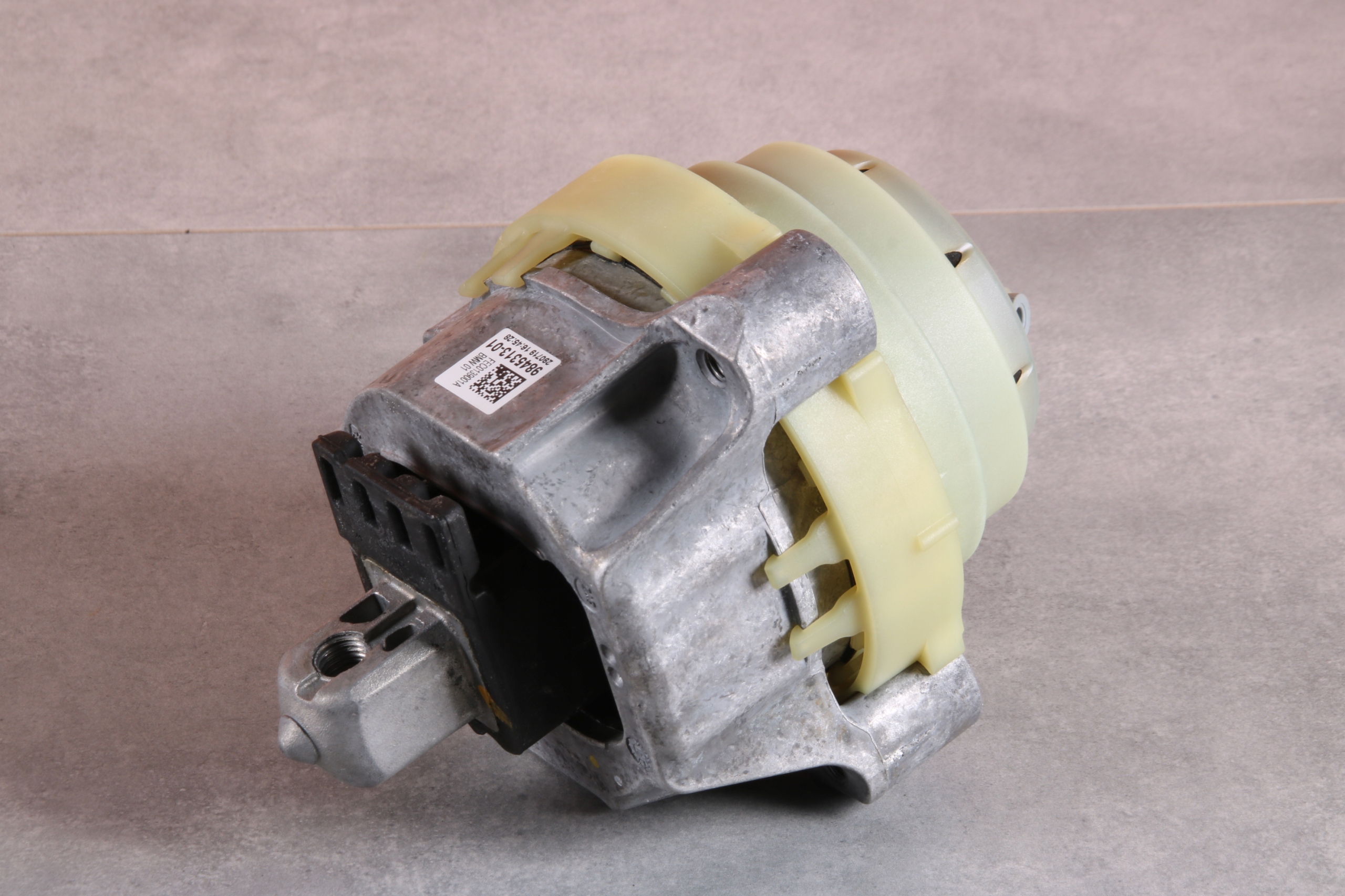 BMW 5 G30 LCI B46X B48X engine mount left 9845313 5324 km !!!