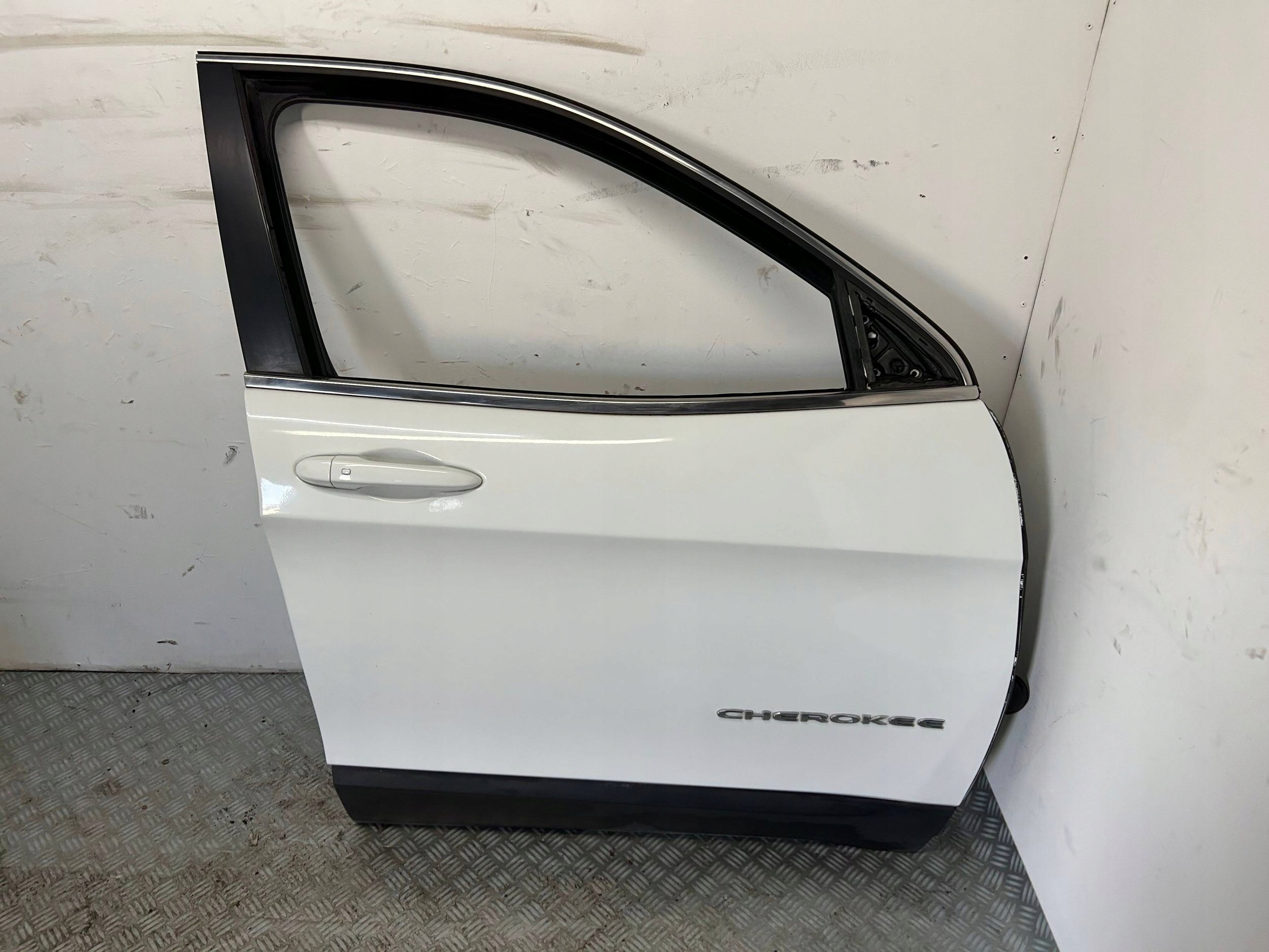 DRZWI PRAWY PRZÓD PRZEDNIE JEEP CHEROKEE KL PW7 13->