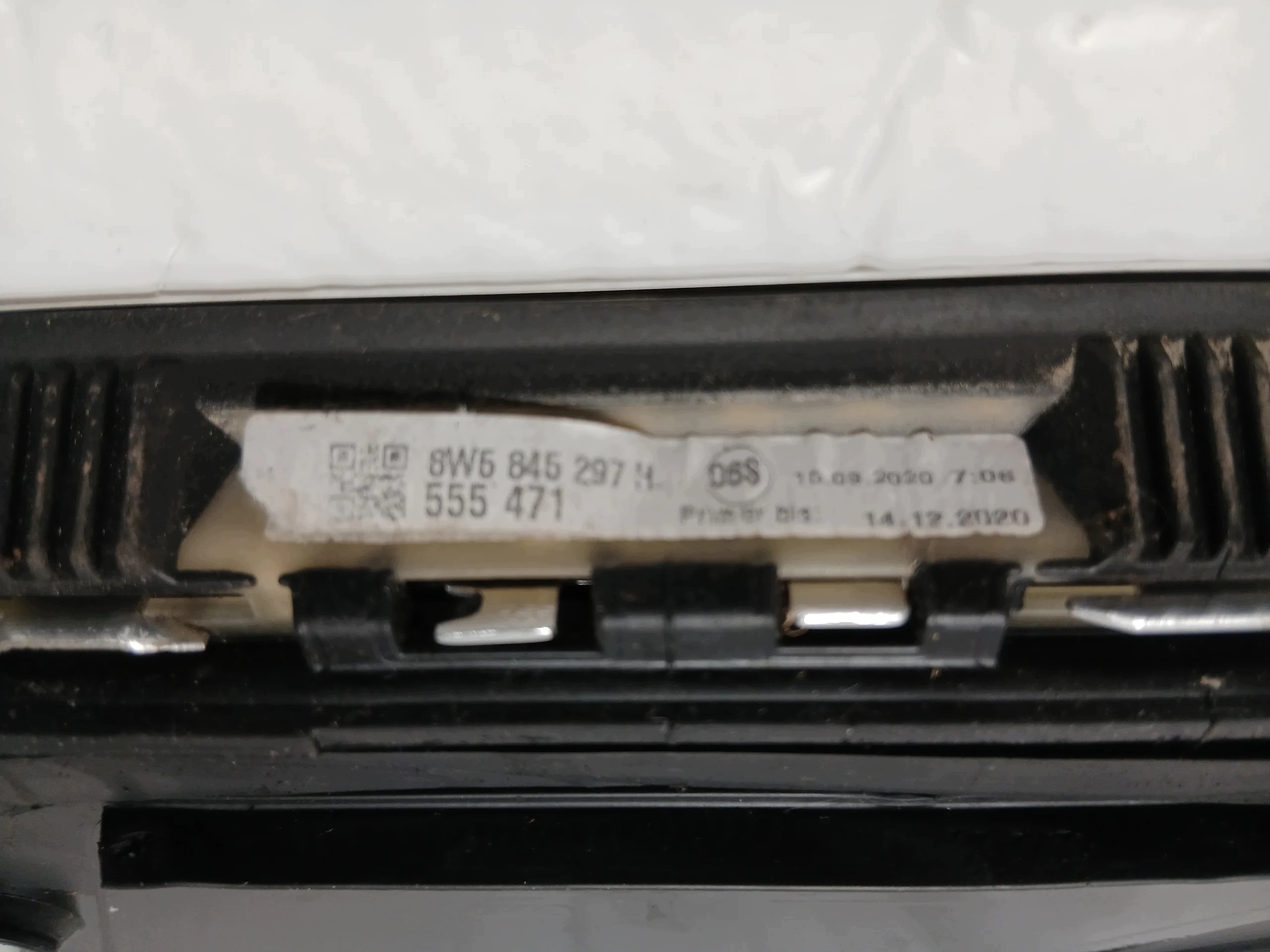 AUDI A4 B9 LIFT window side bodywork left 8W5845297H