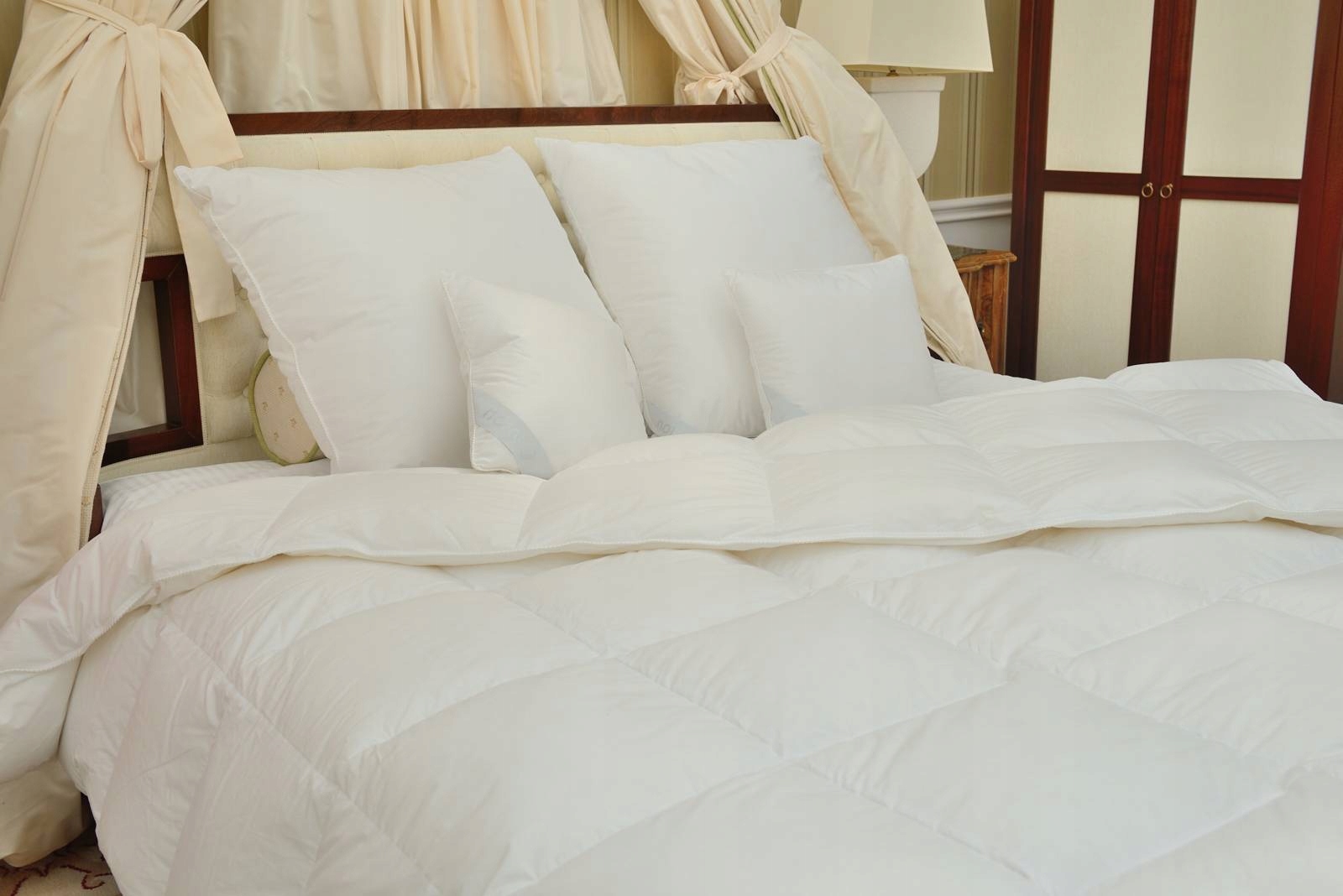 Poduszka puchowa Poduszeczka Notte Luna 100% puch Szerokość produktu 40 cm