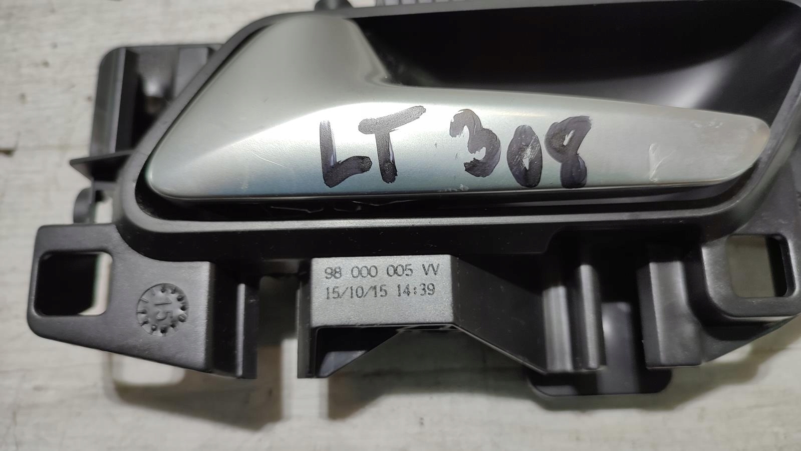 handle left rear part Peugeot 308 II T9