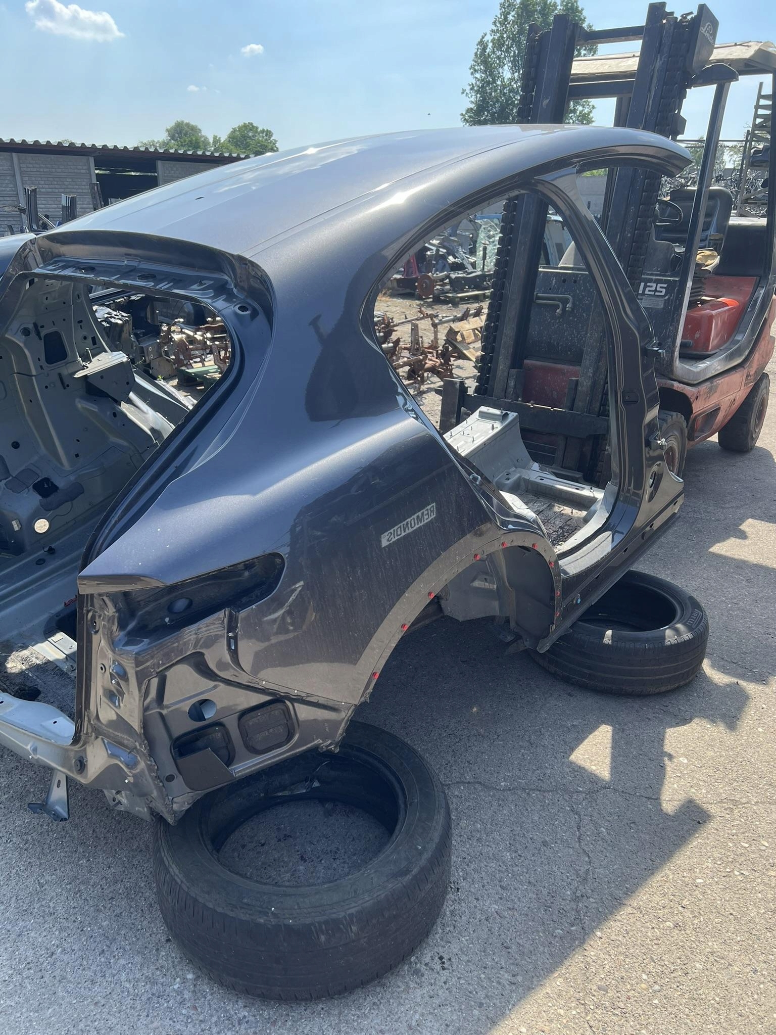 DUPA DACH BŁOTNIK ALFA ROMEO STELVIO Producent części Land Rover OE