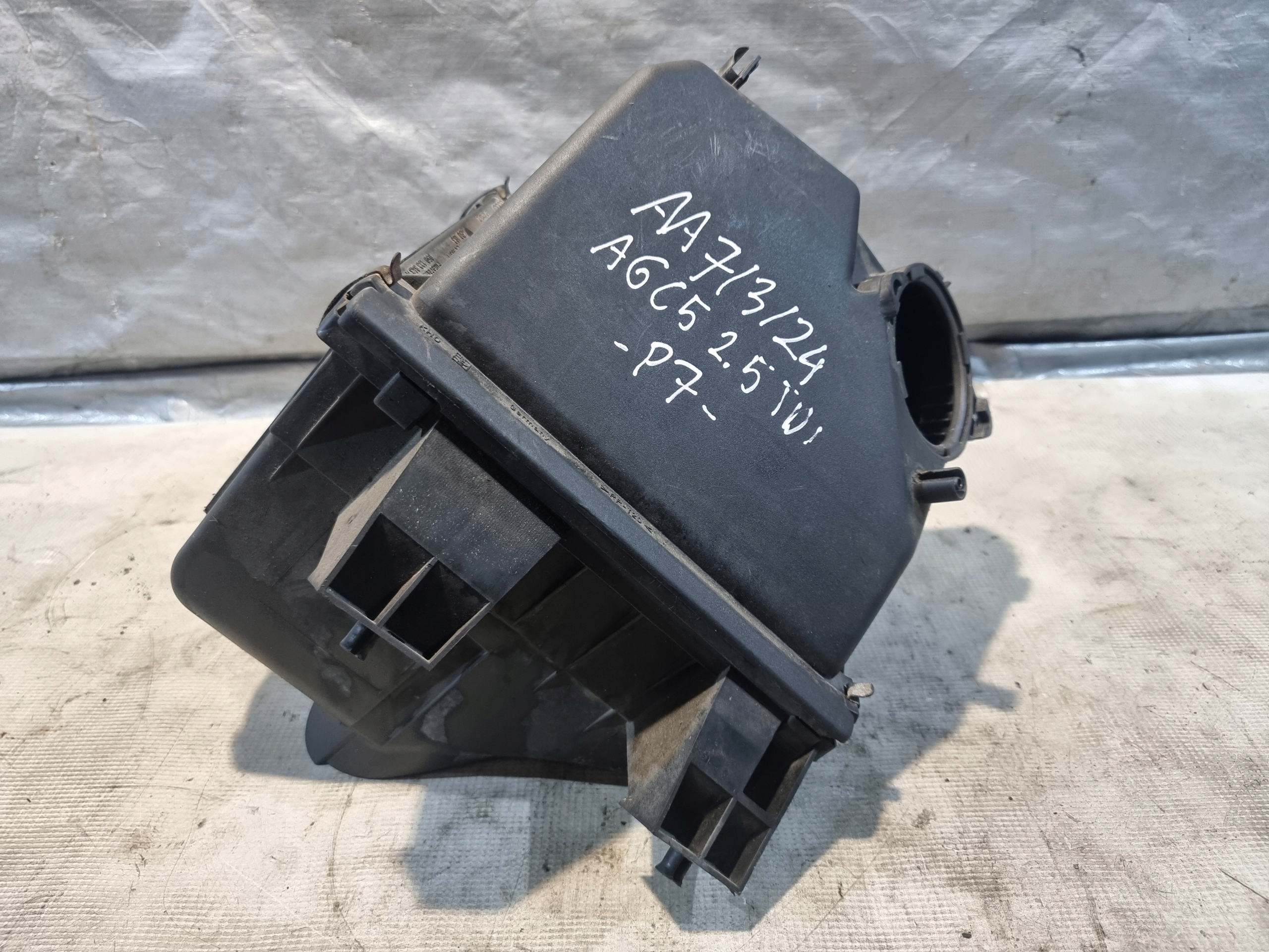 Gehäuse filter luft OE 4B0133837E AUDI A6 C5 2.5 TDI 00r