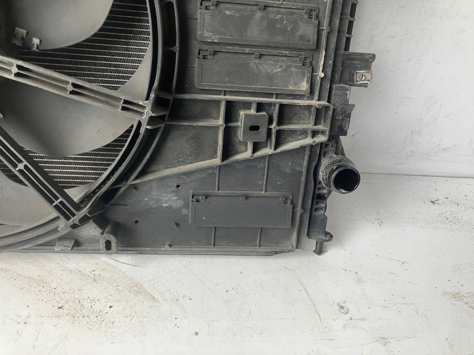 support panel for radiators radiator C4 PICASSO II 308 T9 9806313580