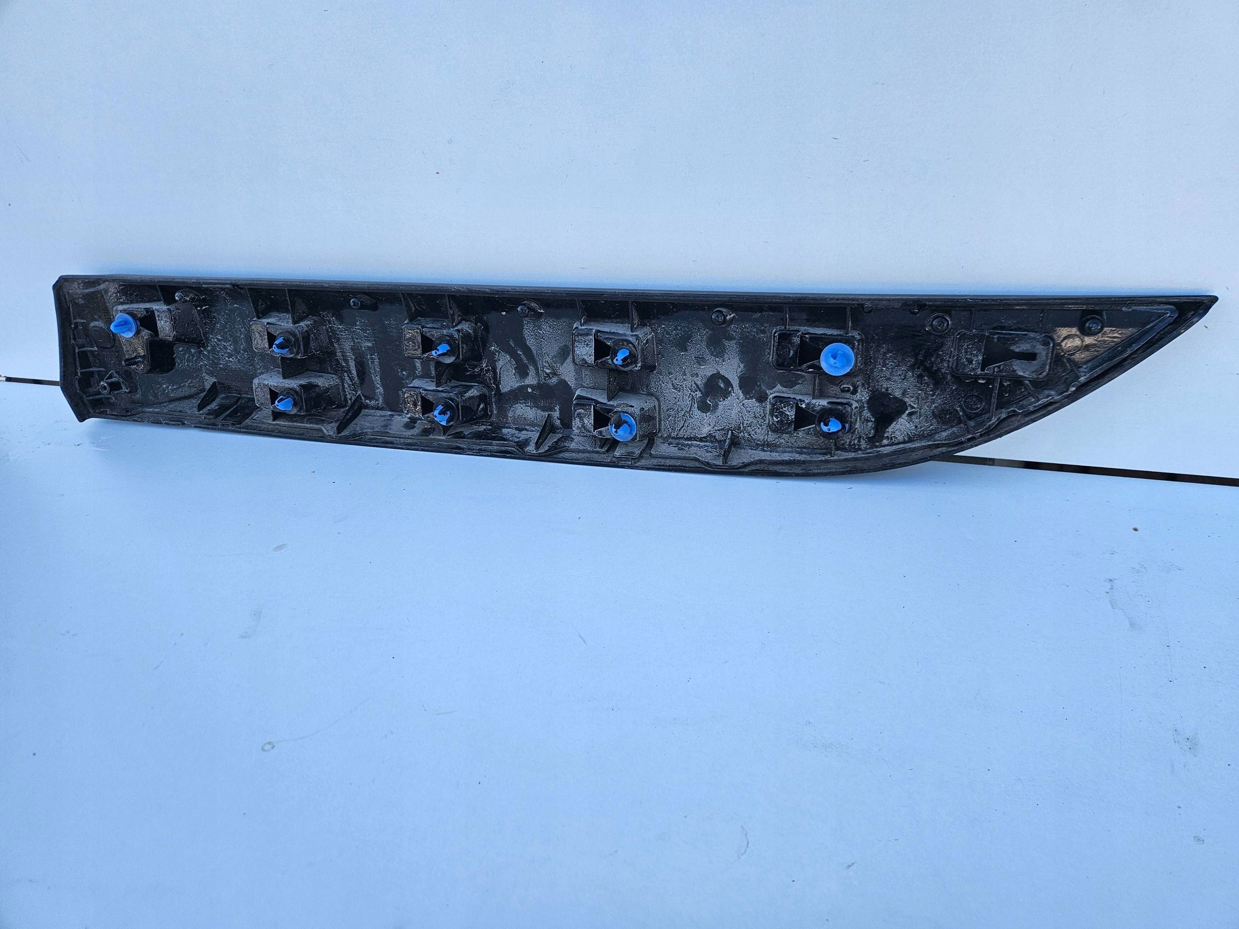 Renault Fluence moulding door przednich right rear part