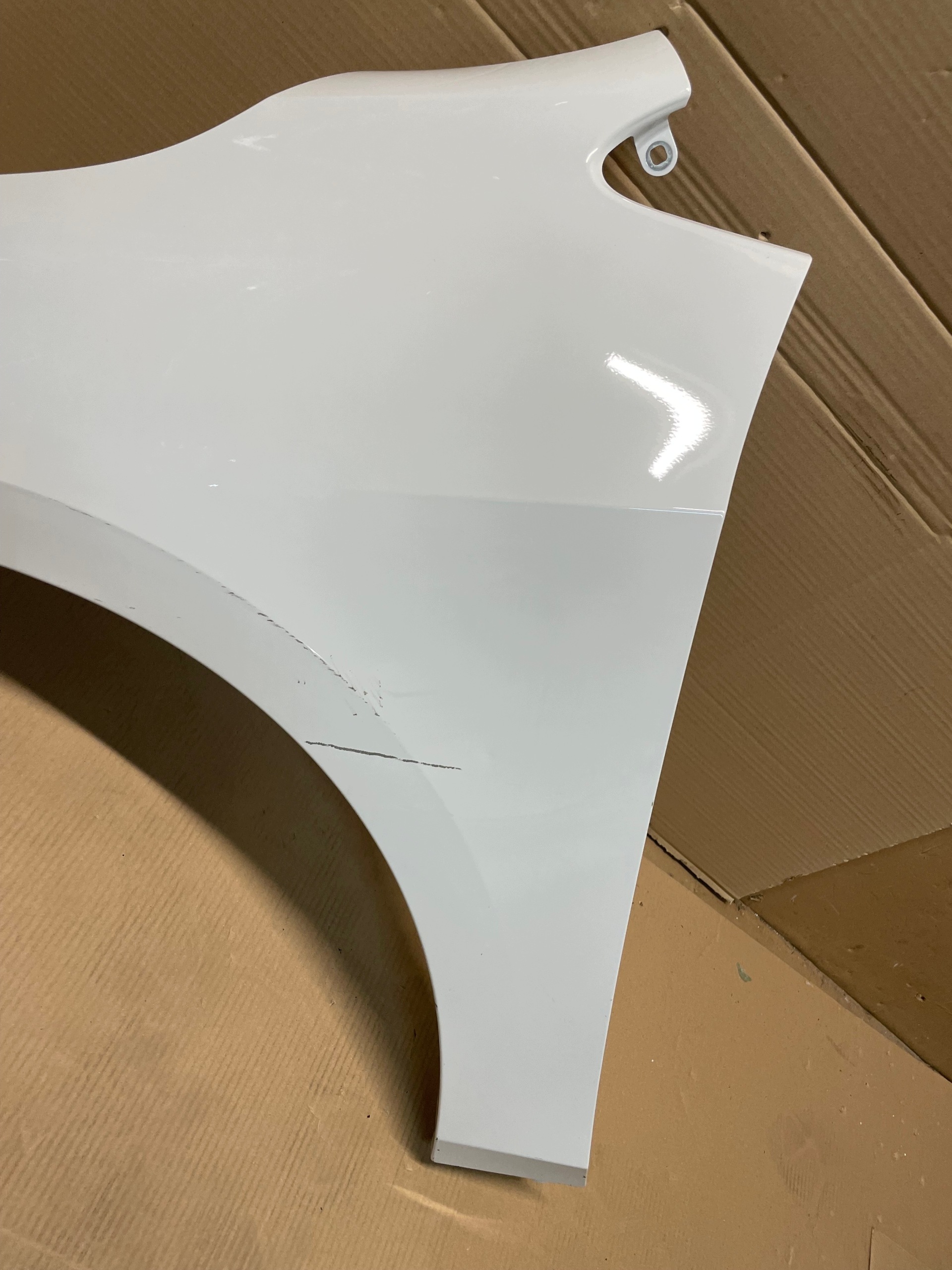 aile avant gauche BMW 2 U06 A300
