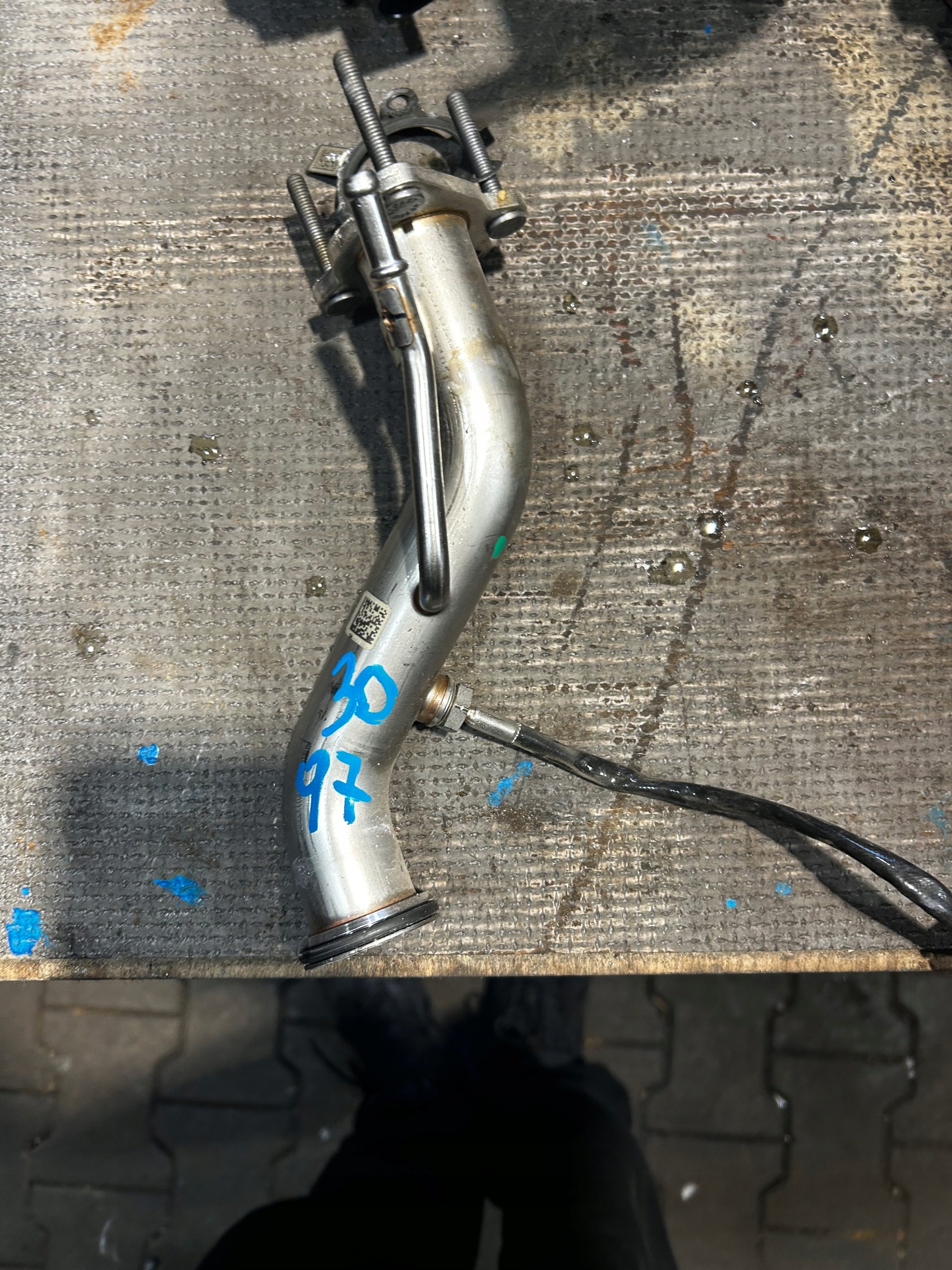 3097. hose EGR BMW 8596808