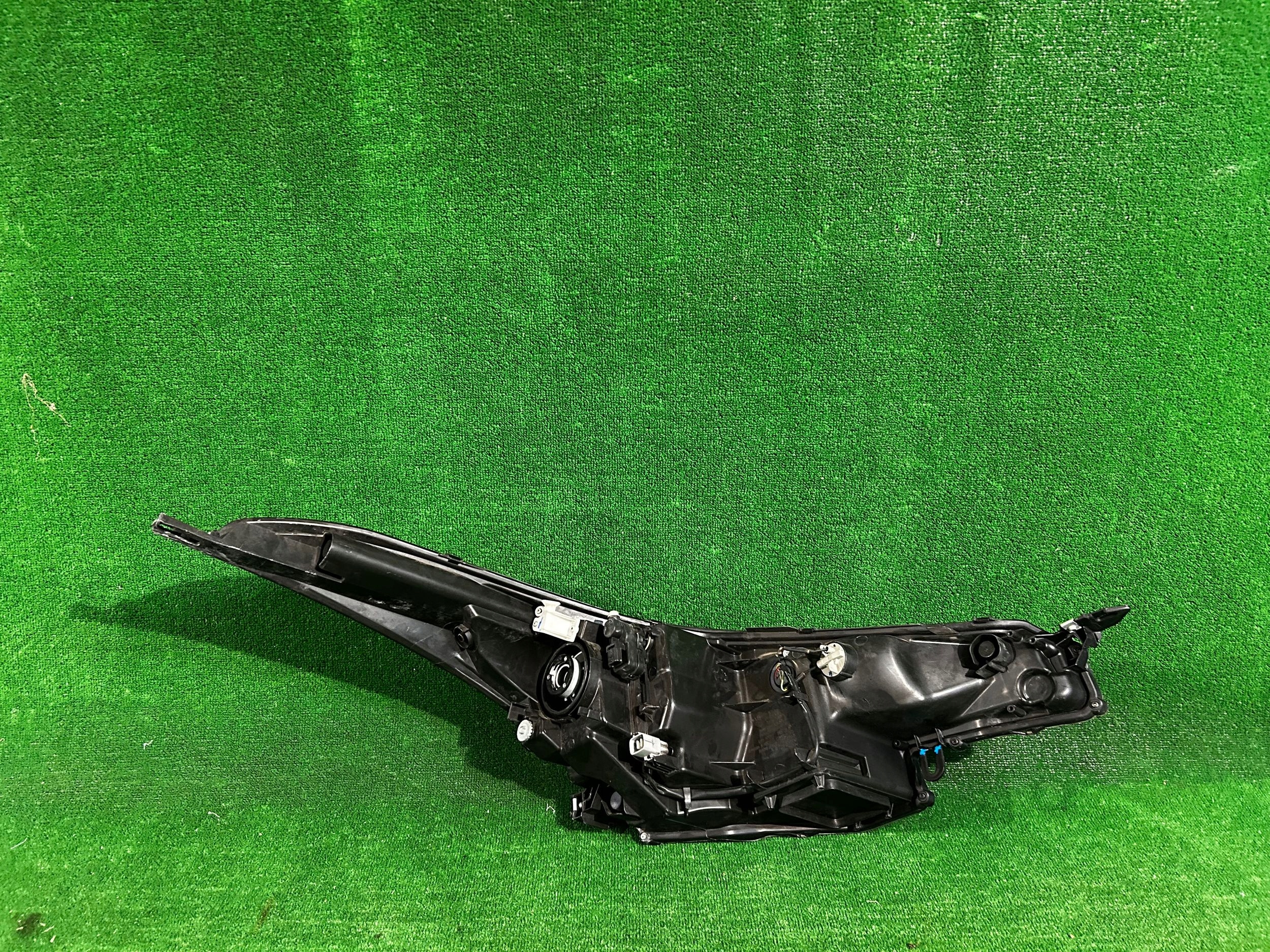 REFLEKTOR left TOYOTA C-HR CHR NR.R