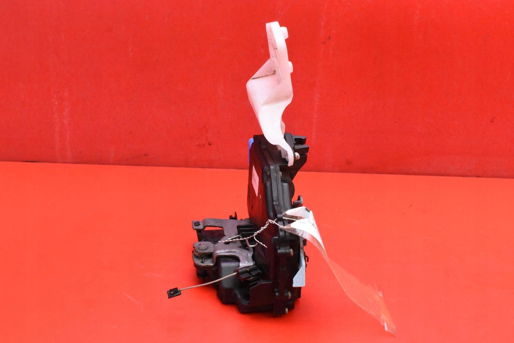 lock door left front front EU VW CADDY 3 III 2K LIFT 10-15