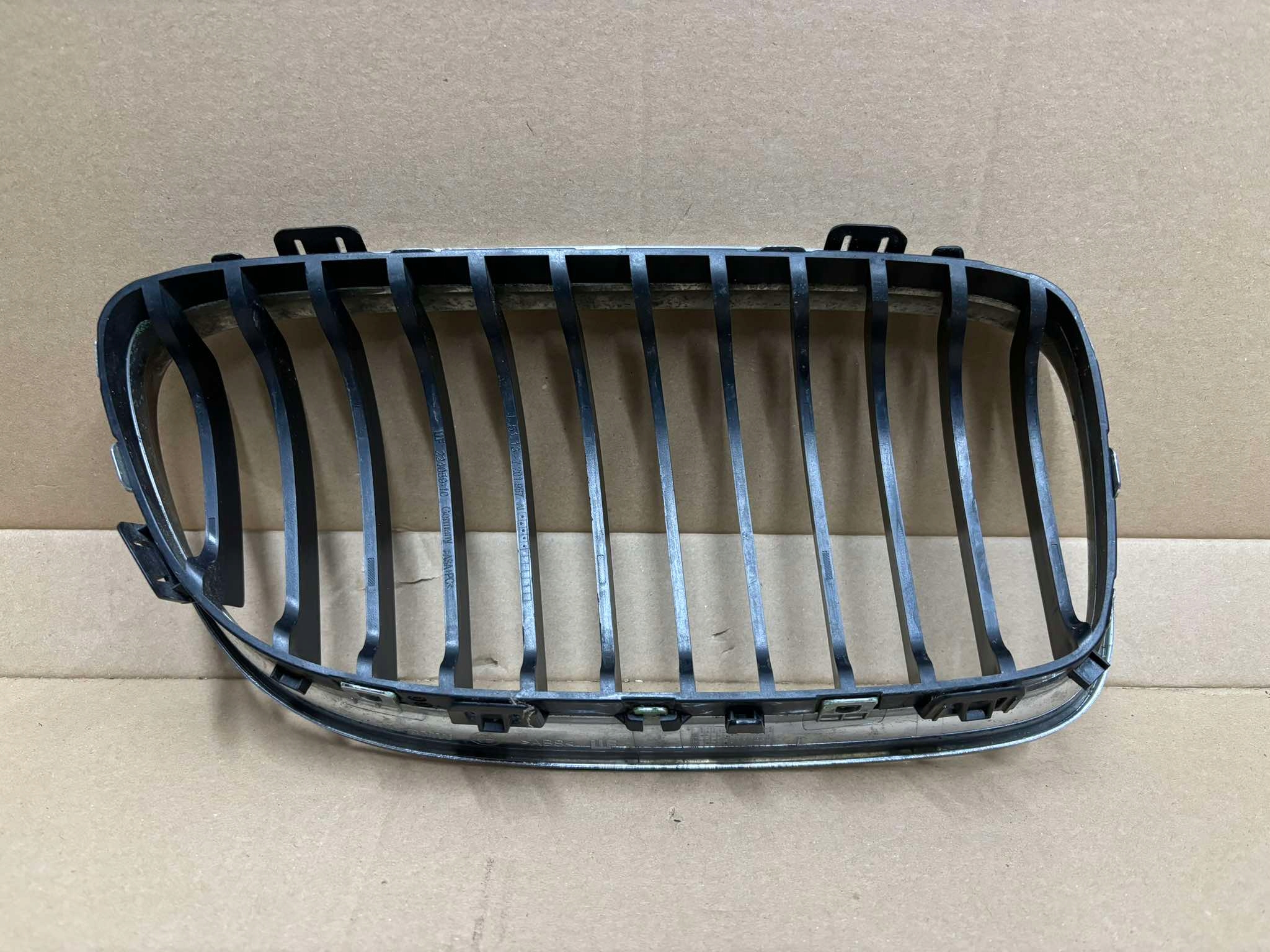 hűtőrács maszk hip pack bal BMW 3 E90 E91 51137201967
