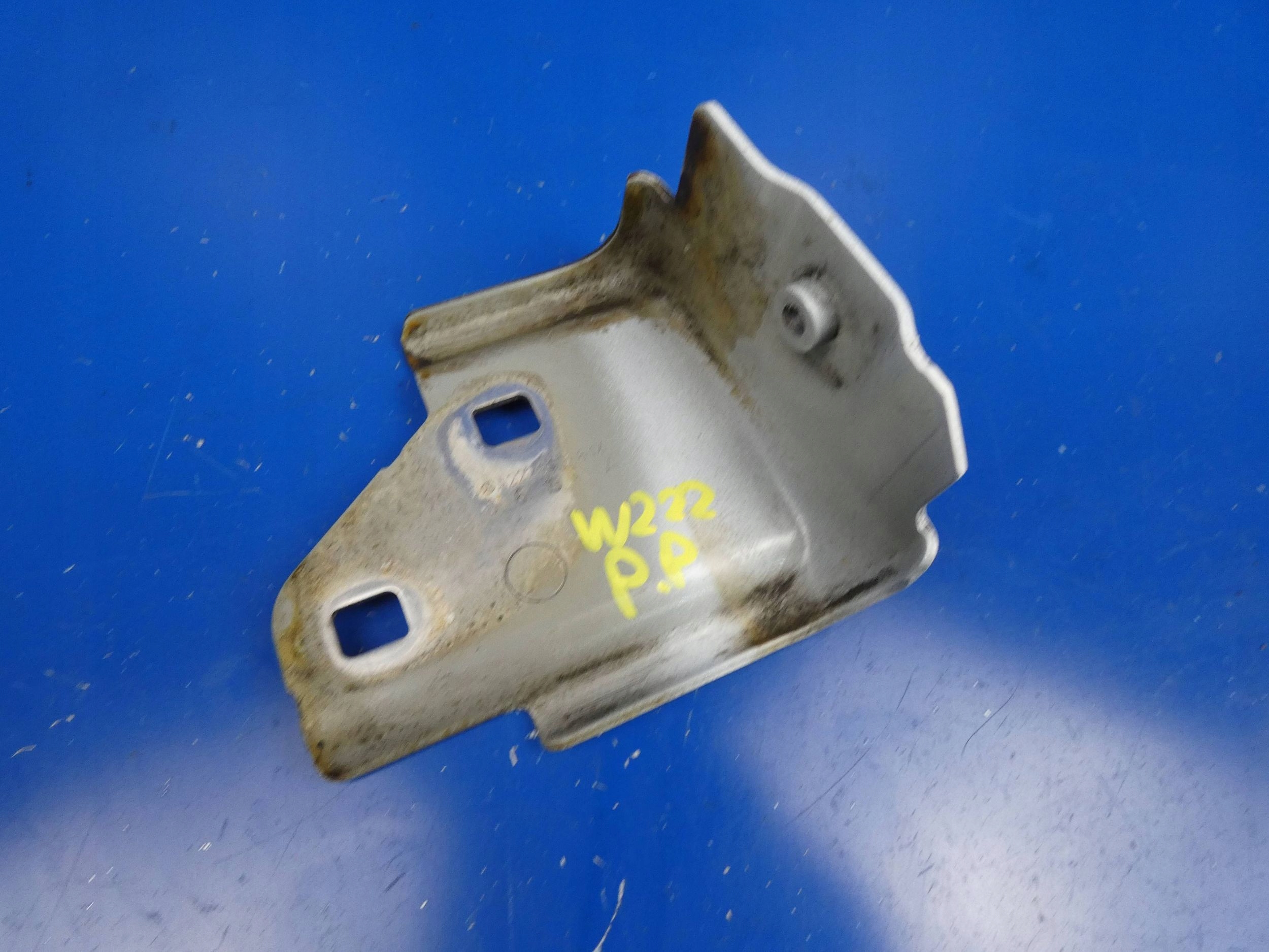 MERCEDES S KLASA W222 console holder fender right front