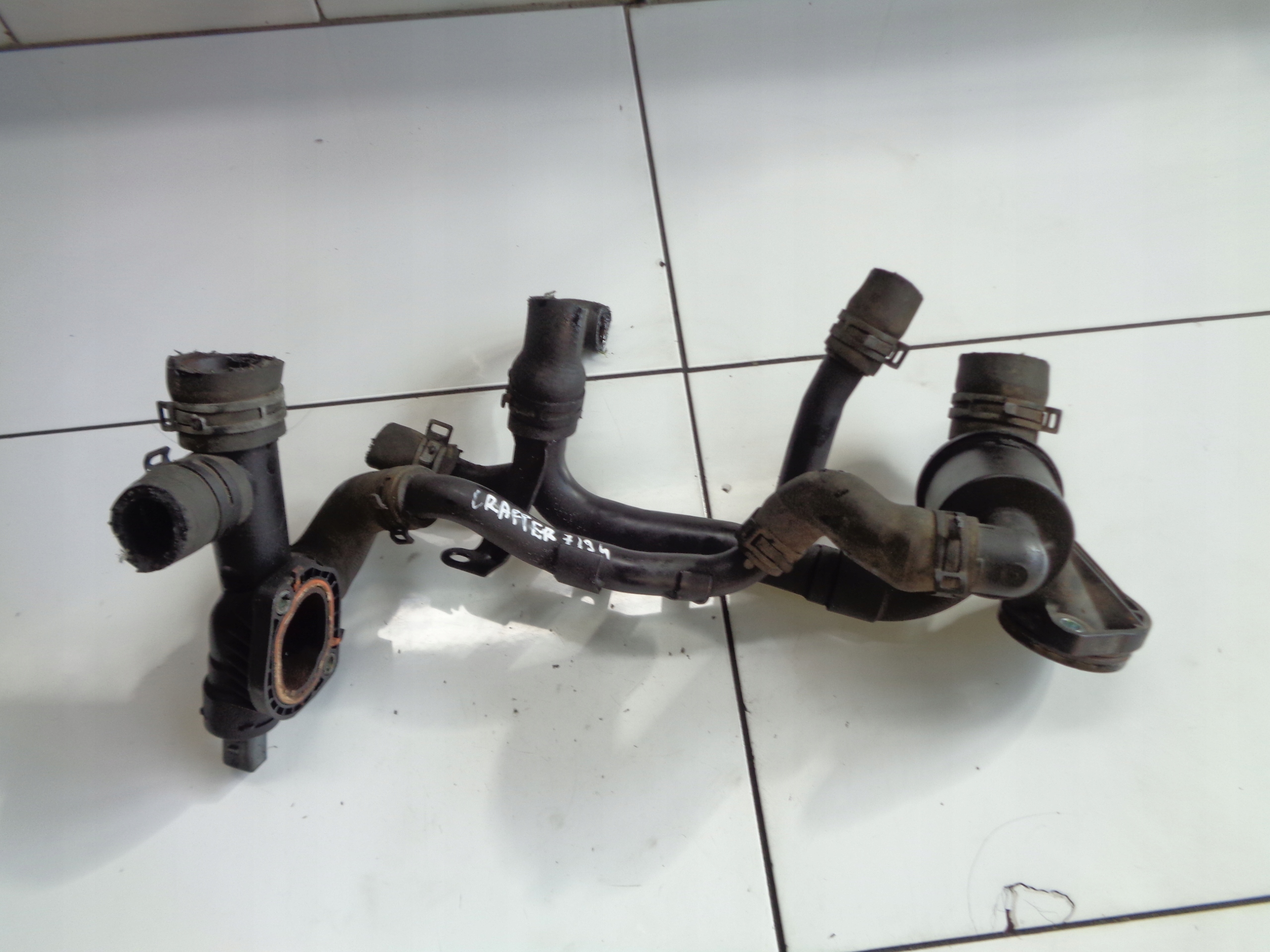 VW CRAFTER 2.0TDI prirubnica cijev vode 03L121131P