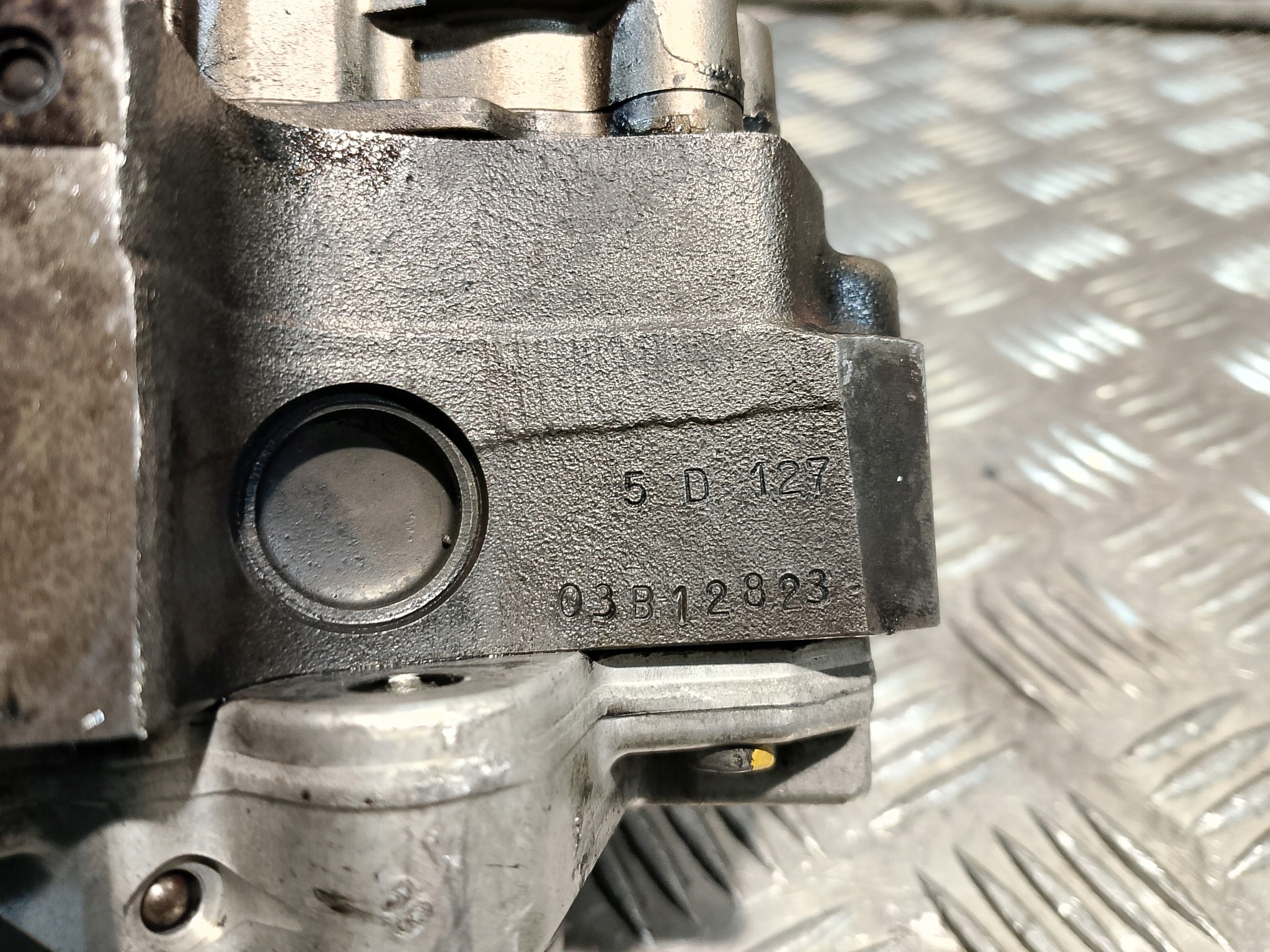 injection pump RENAULT MASTER II 2 2.2 DCI 07525345