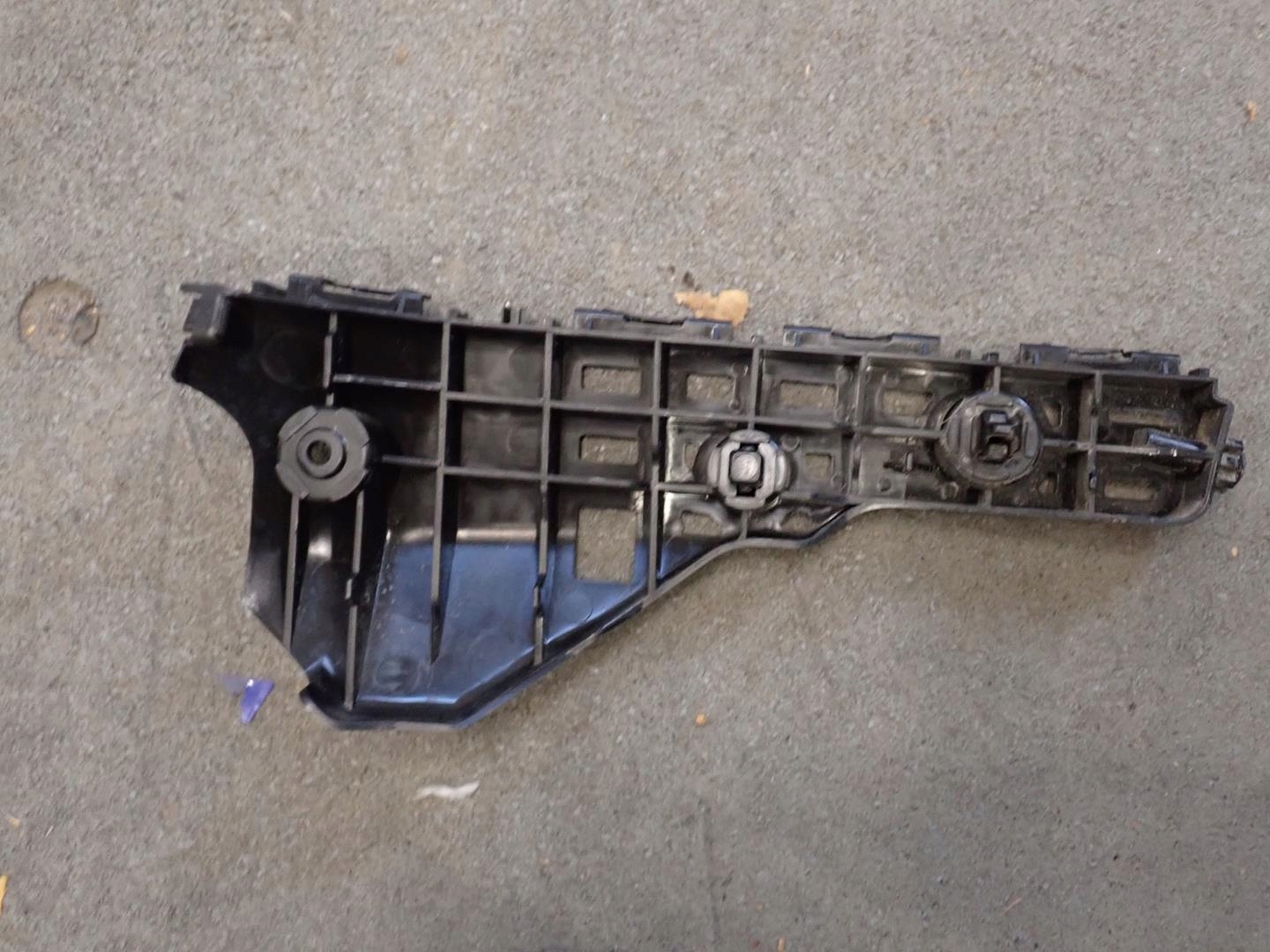 bumper bracket right front TOYOTA LAND CRUISE 150 2017- 52115-60220