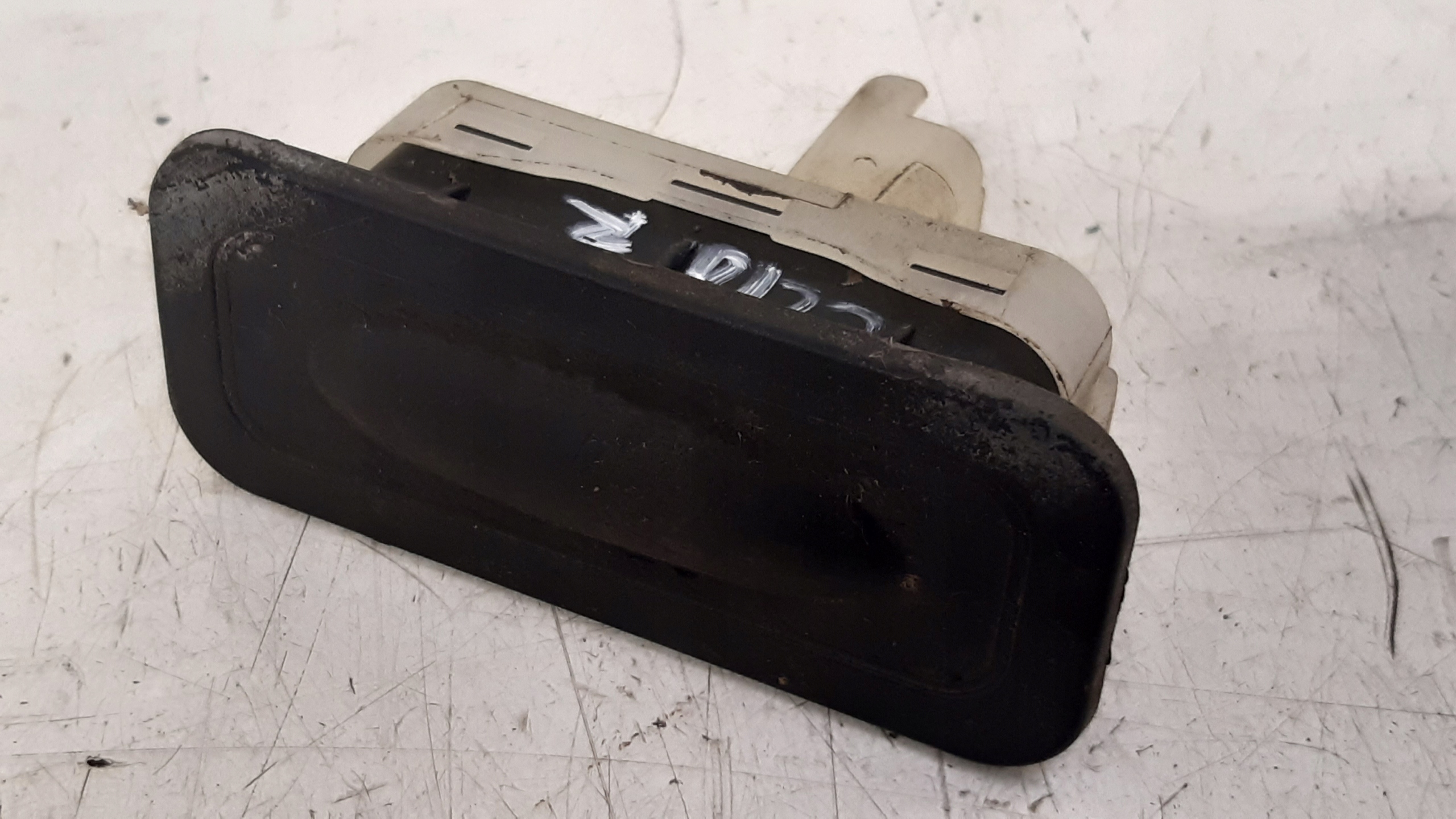 Mikrosyk heckklappe 8200885515 Renault Clio III