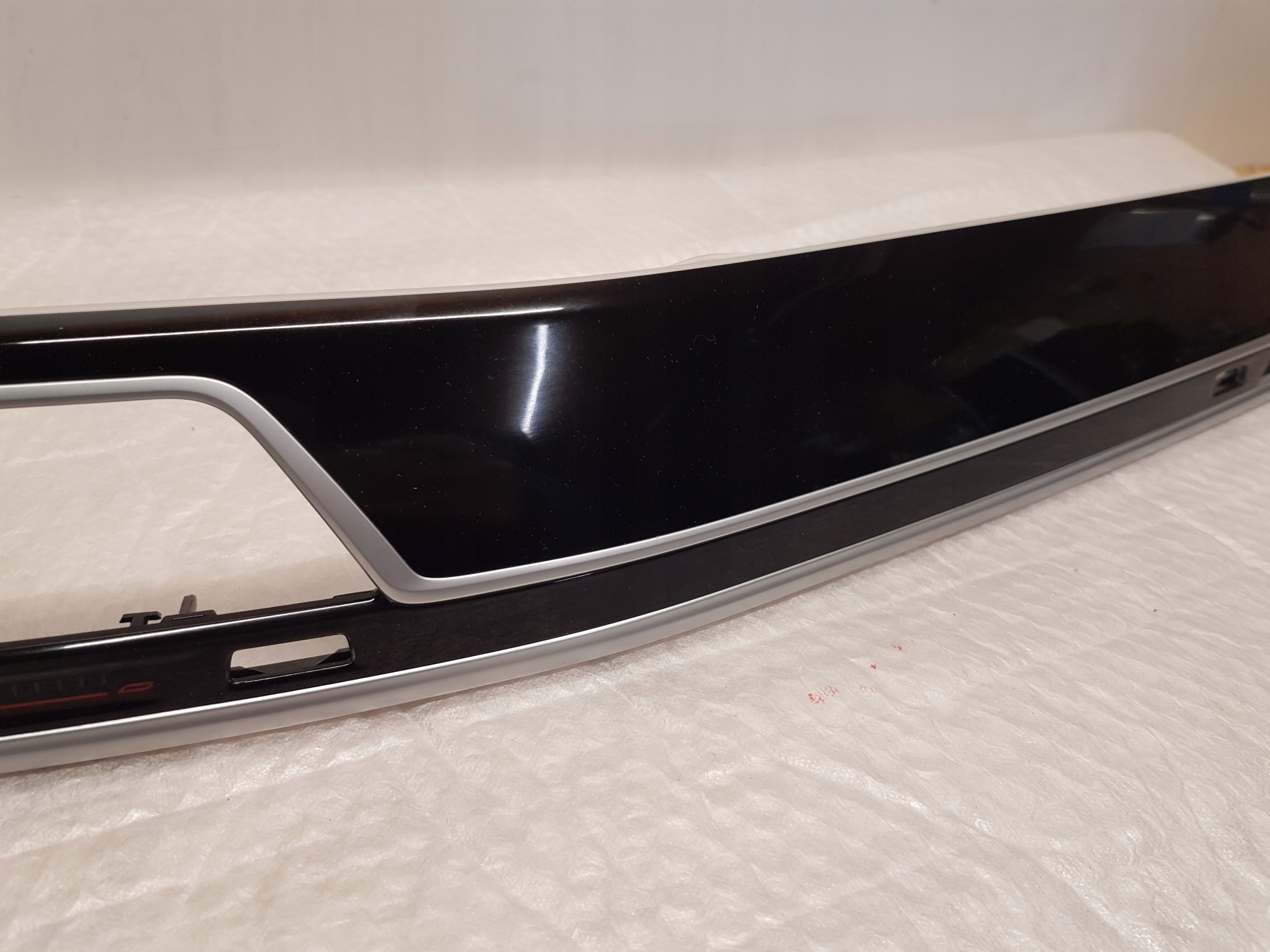 Moulage DEKOR Console BMW G11 G12 8077736