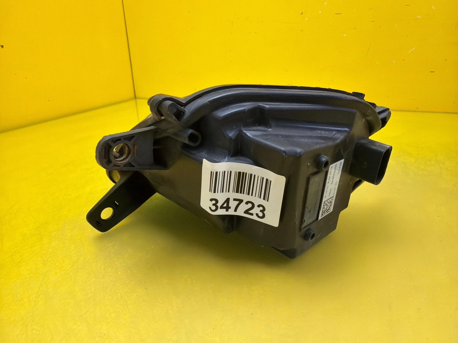 light left front Bentley Continental DRL 2017- USA 00207429-02