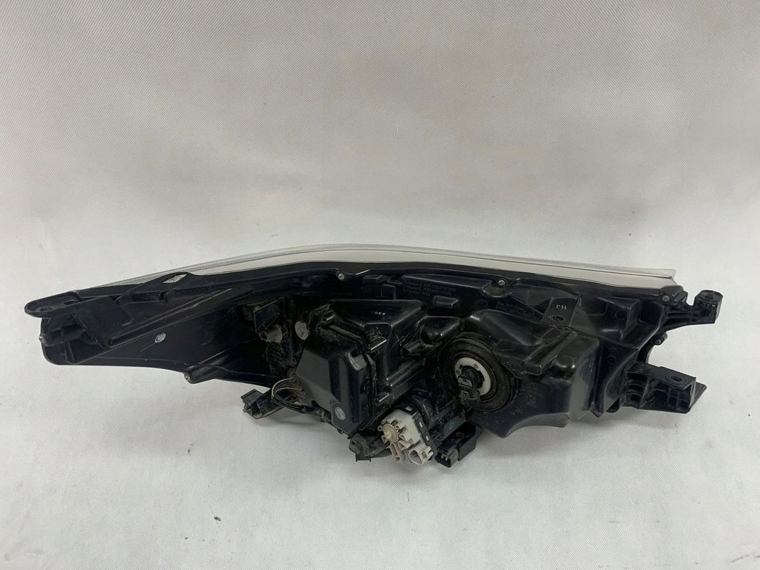 Toyota Hilux 8 VIII 15-20r Reflektor left light left