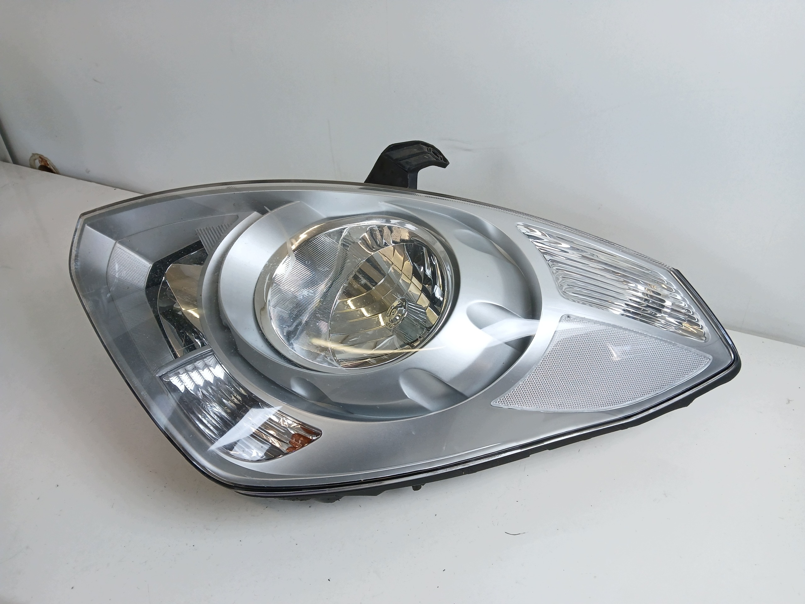 HYUNDAI H1 II light left front LADNA