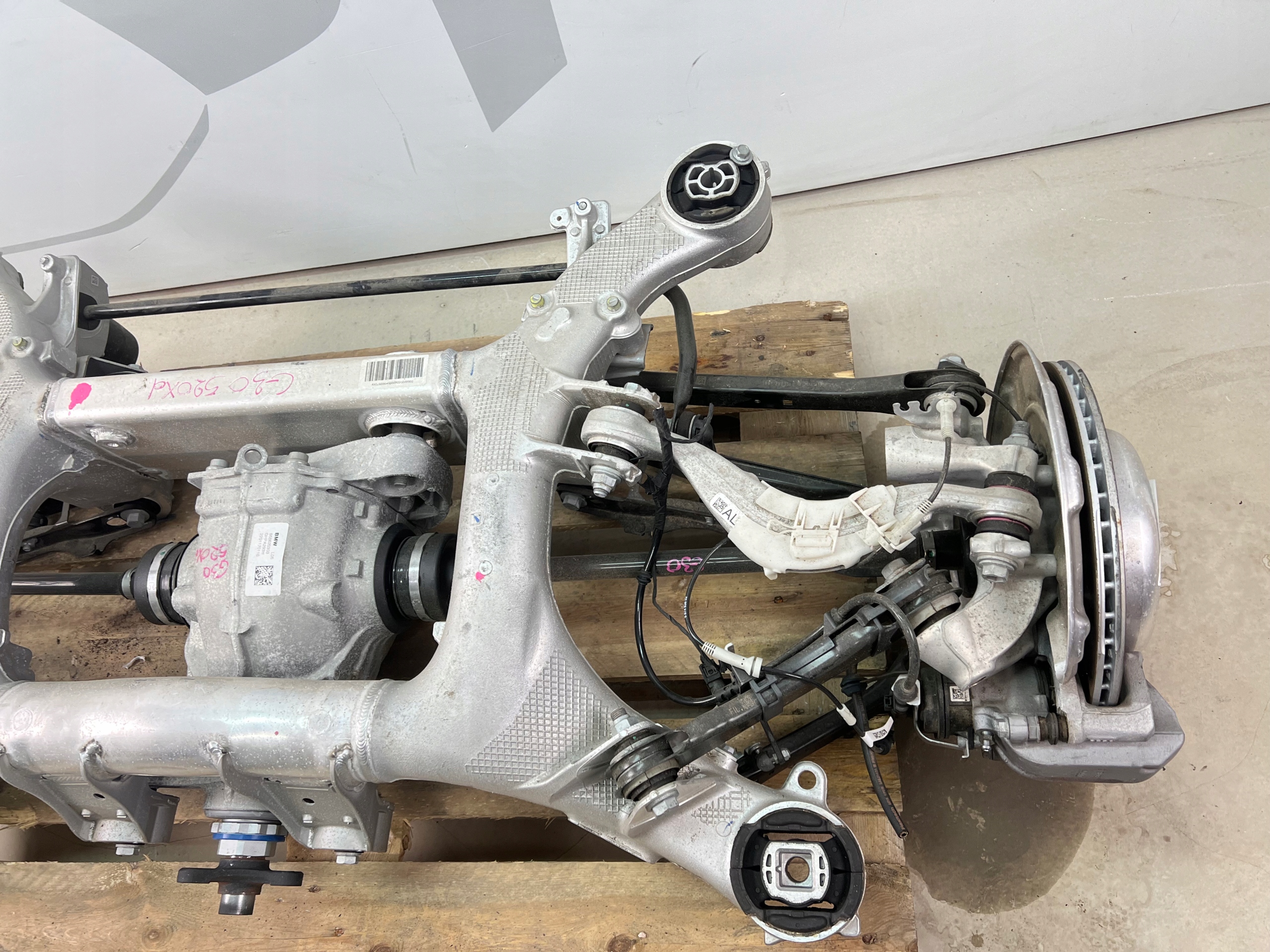 ZAWIESZENIE TYLNE KOŁYSKA ZWROTNICA BMW 5 G30 G31 6861201 Numer katalogowy części 8624221 2.93 6861201