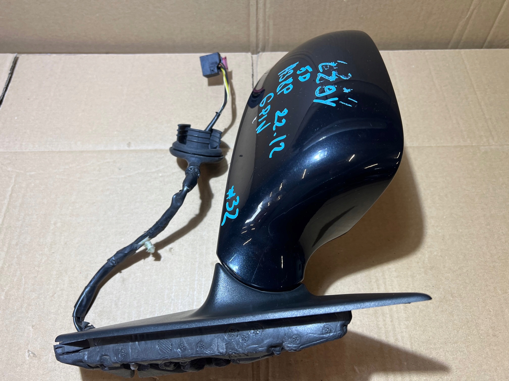 AUDI A3 8P 5D LIFT LZ9Y mirror right 6PIN