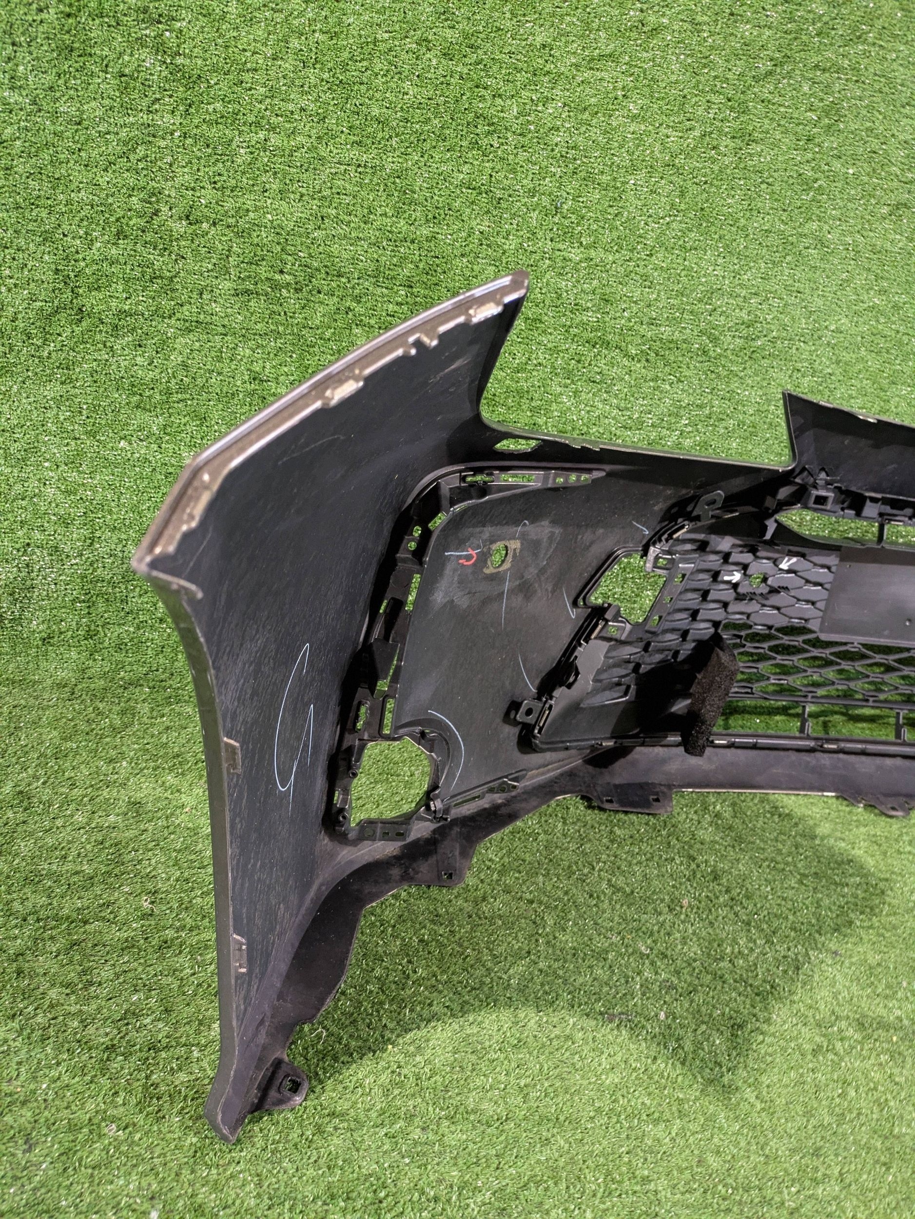 front bumper front TOYOTA COROLLA E21 sedan LIFT PDC NR.Z7721