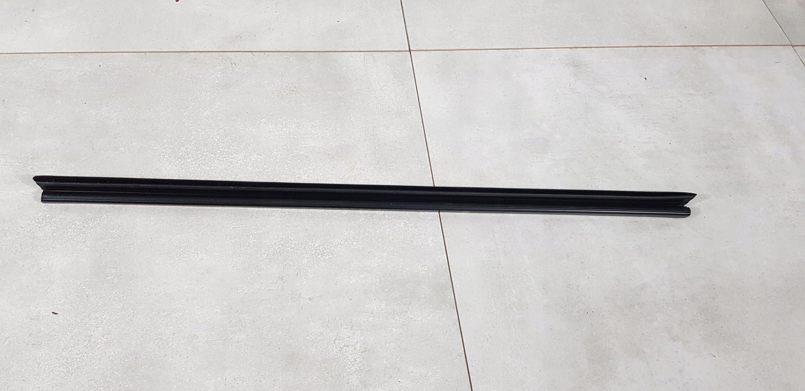 SEAT IBIZA IV 6J LISTWA SZYBY PRAWA WEWNĘTRZNA