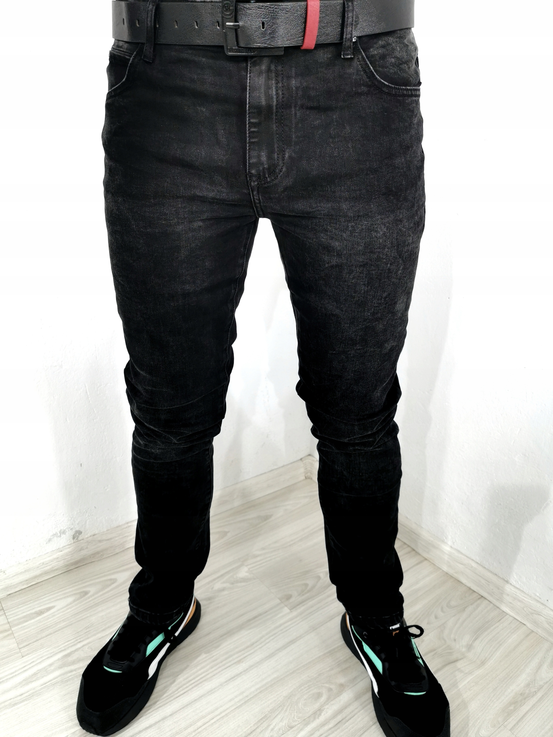 Pánské džínové kalhoty černé lehce stírané Pásek Bonus zúžené It 38