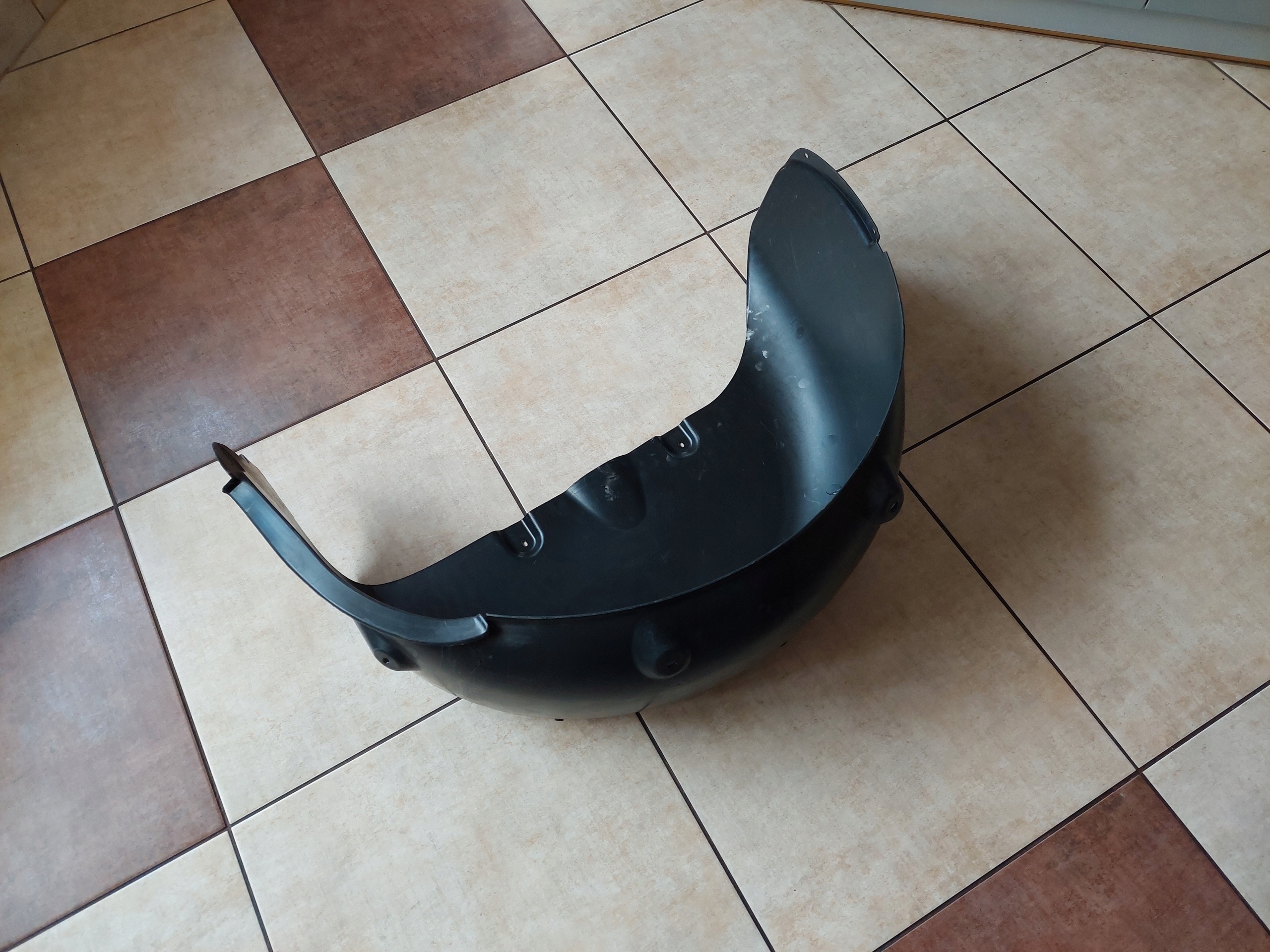 ПІДКРИЛЬНИК - ПРАВИЙ ЗАД. - VW CADDY III - VW CADDY IV