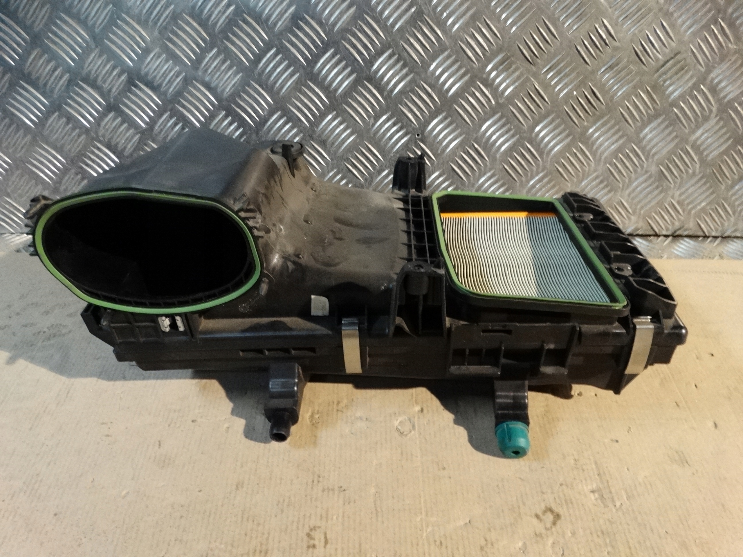 IDEALNA Gehäuse filter luft MERCEDES W222 1