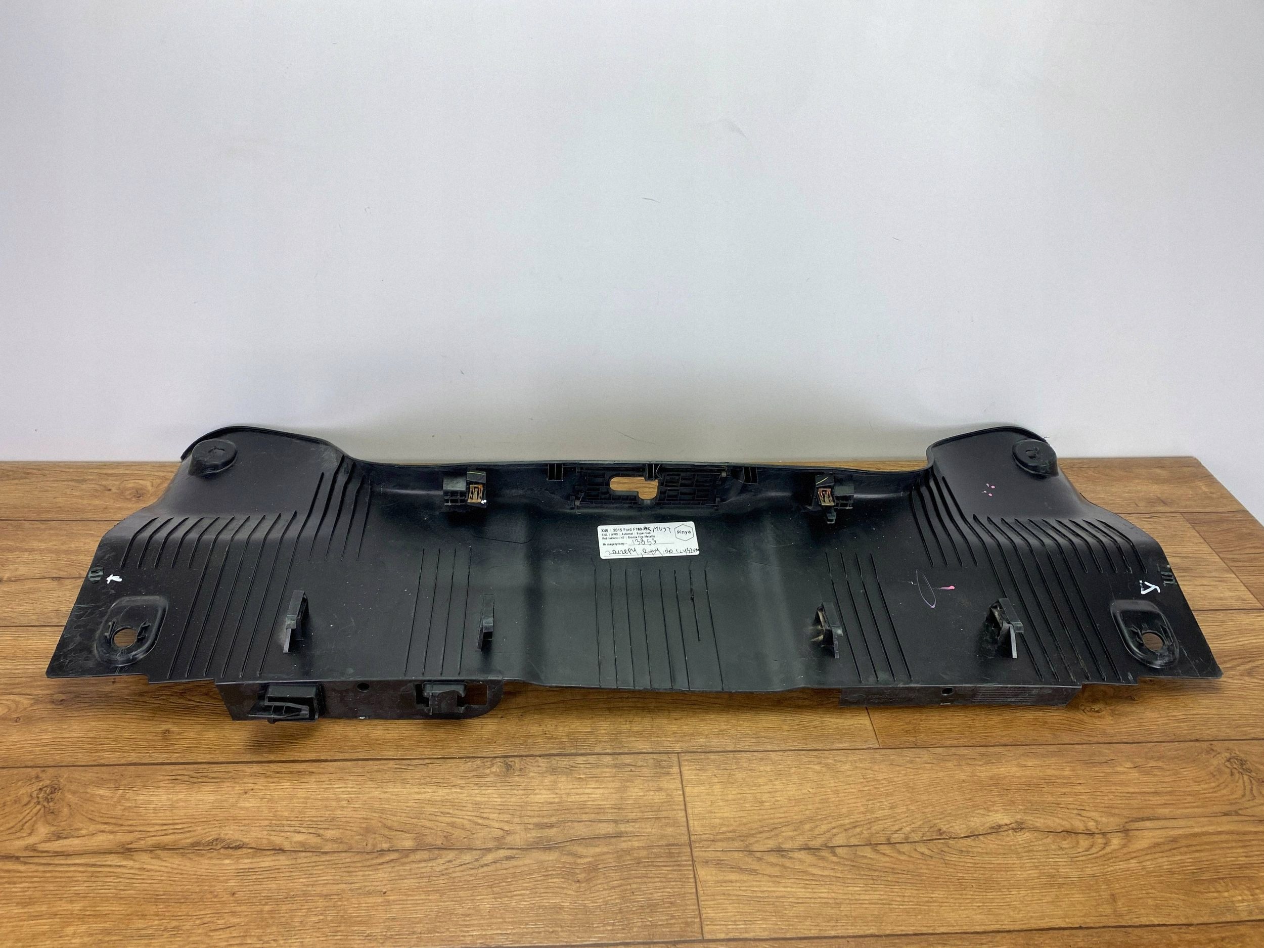cap of the threshold boot Ford Mustang VI 2015+