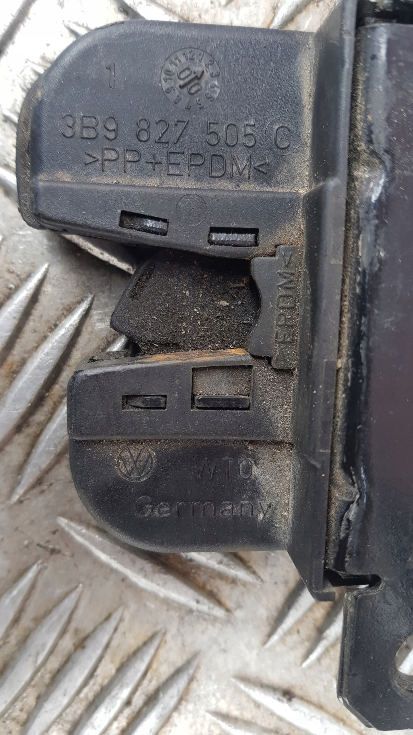 VW PASSAT B5 LIFT lock bonnet boot 3B9827505C