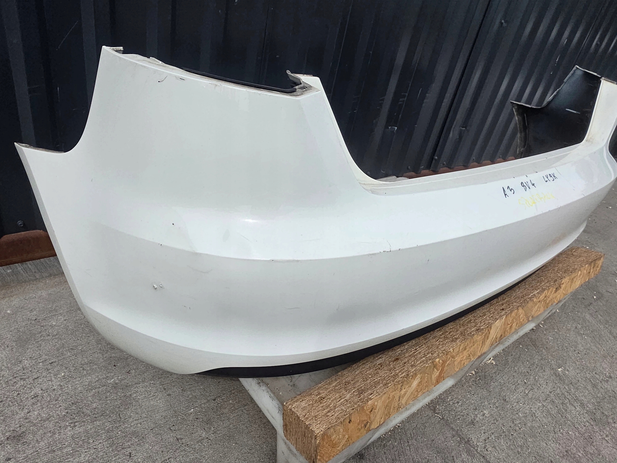 bumper rear part AUDI A3 8V SPORTBACK 5 door LY9K complete !!!