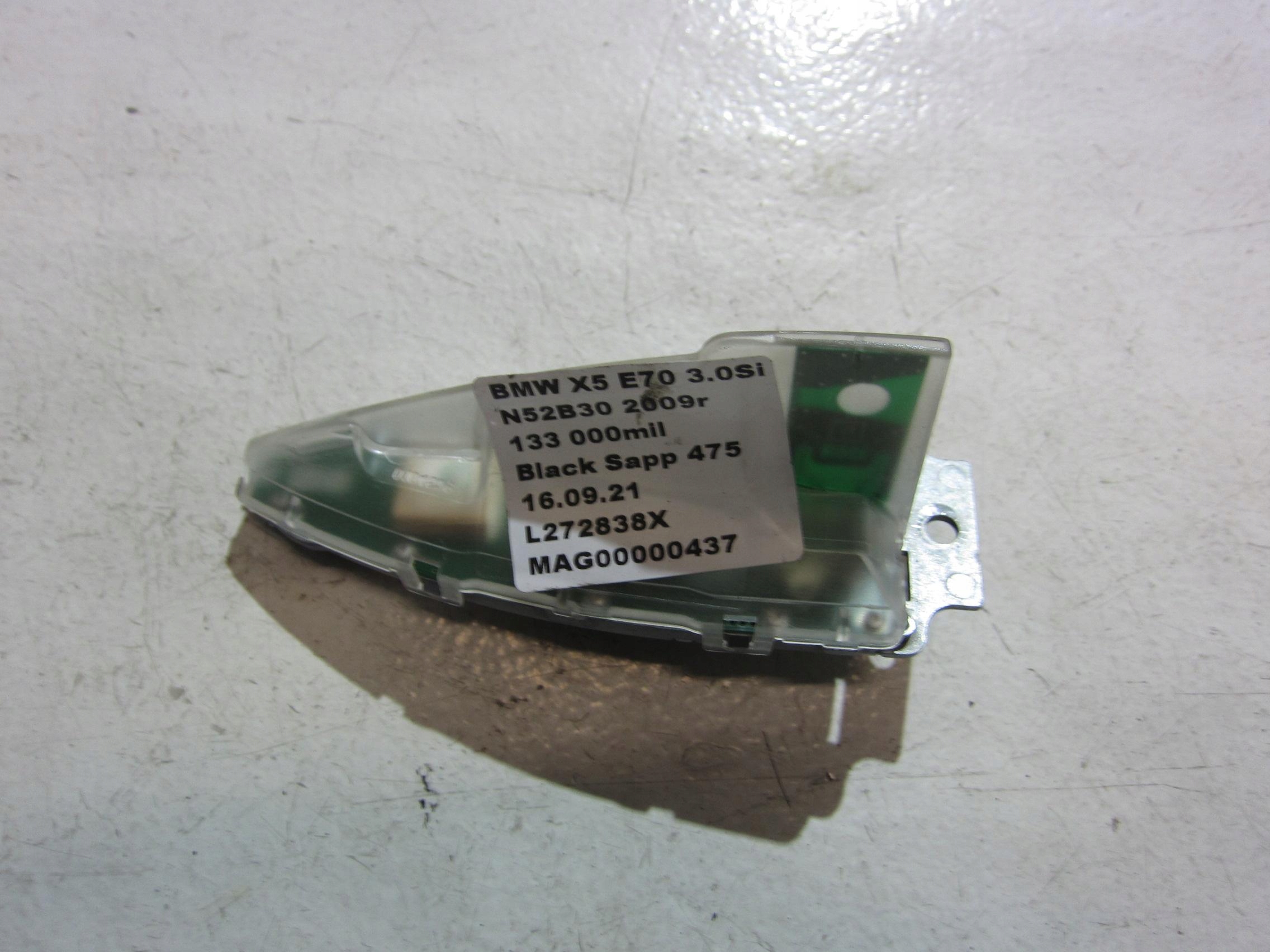 BMW E70 3.0Si X5 ANTENA dach GPS 6972311