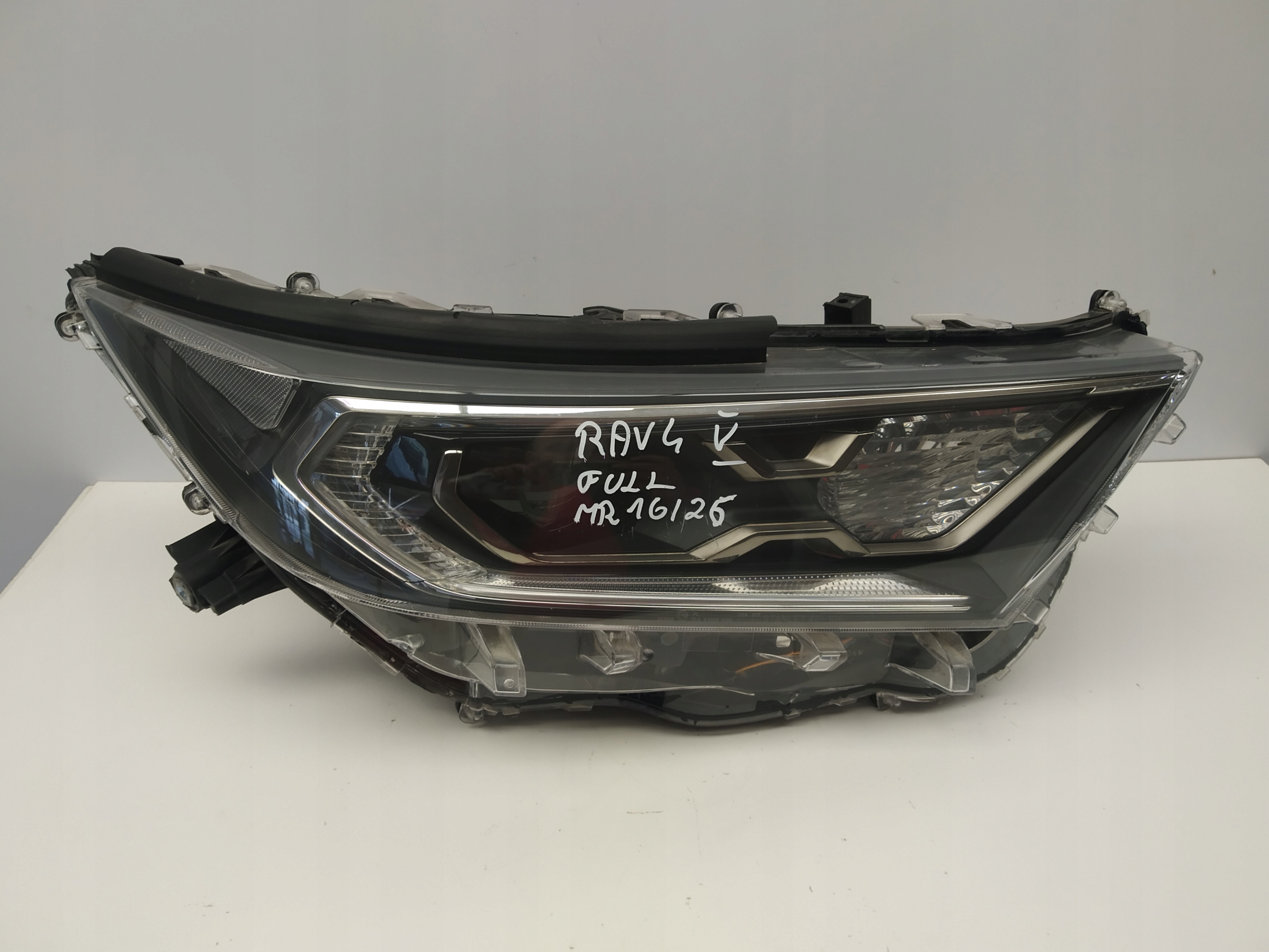 18r- Toyota Rav4 V 5 reflektor light front right LED lens original