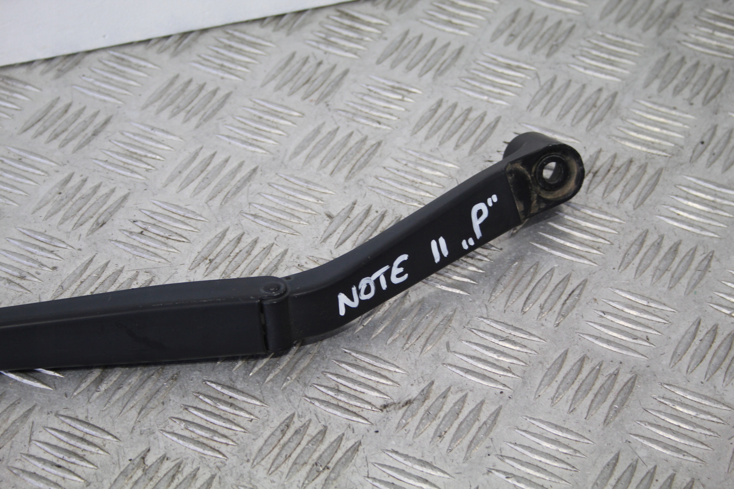 wiper arm right NISSAN NOTE II 2