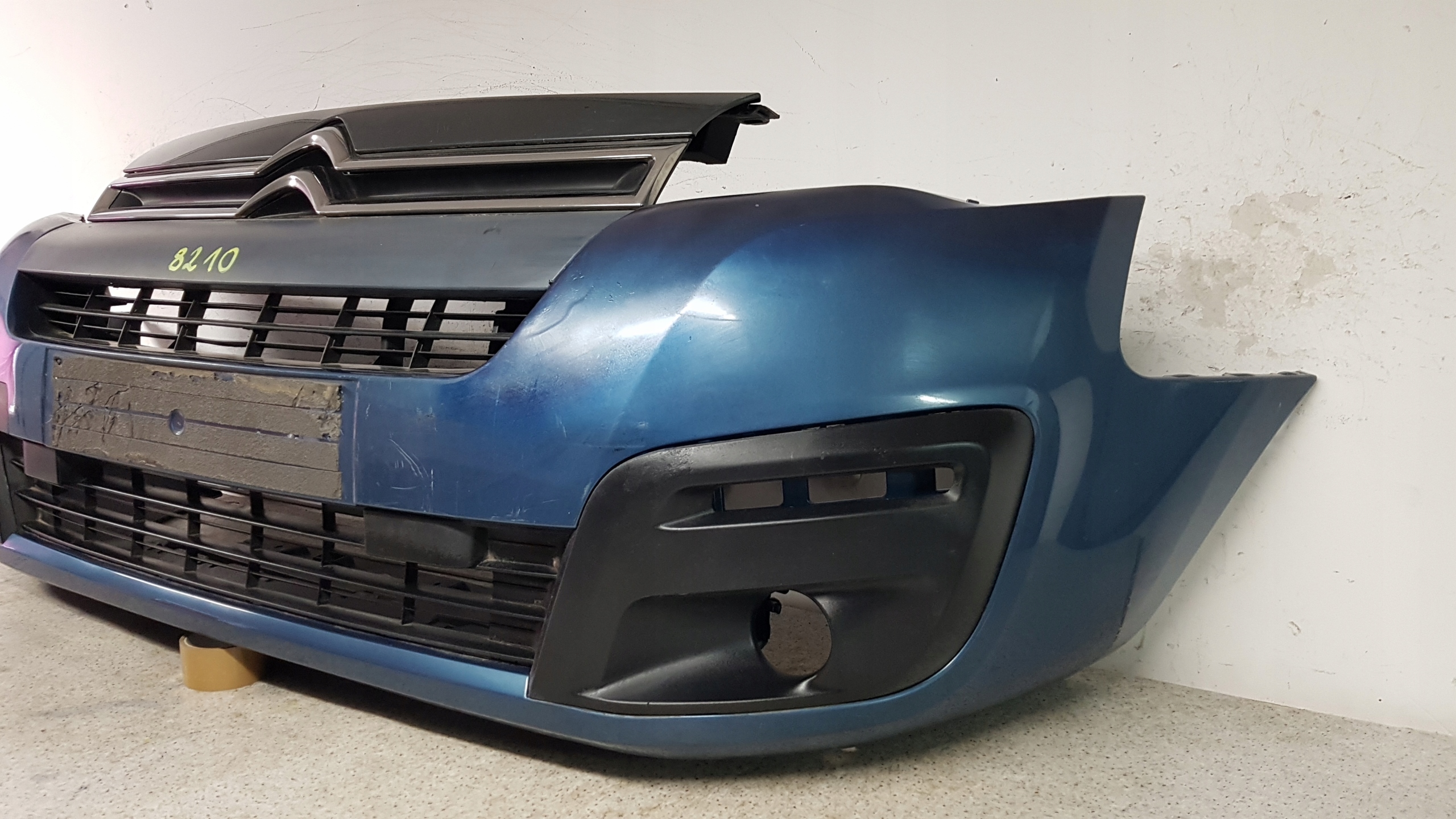 CITROEN BERLINGO IV 4 2016 - nárazník předek 8210