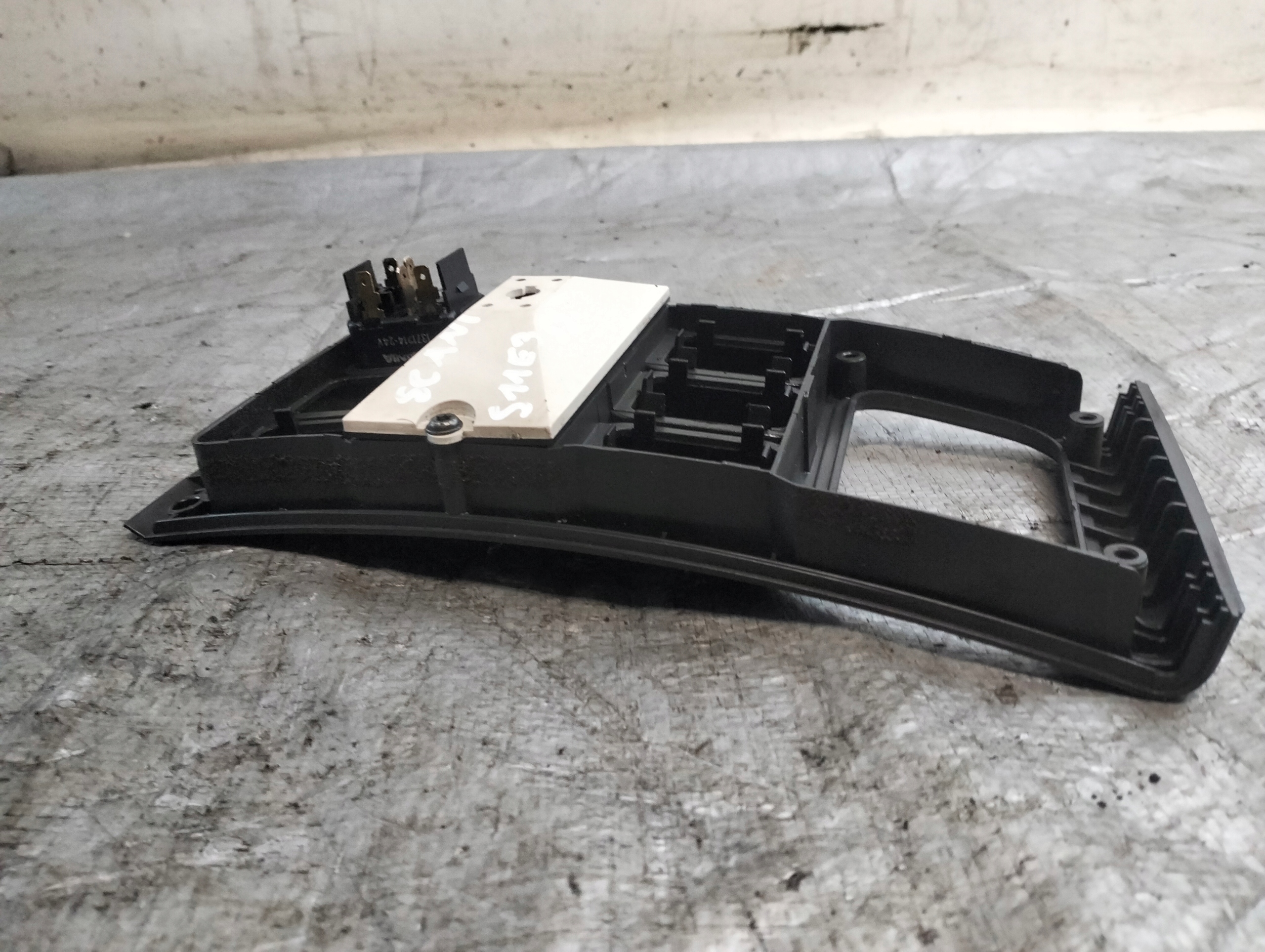 PANEL levers SCANIA 4 P94 BD4X2NA 2000r 1110904