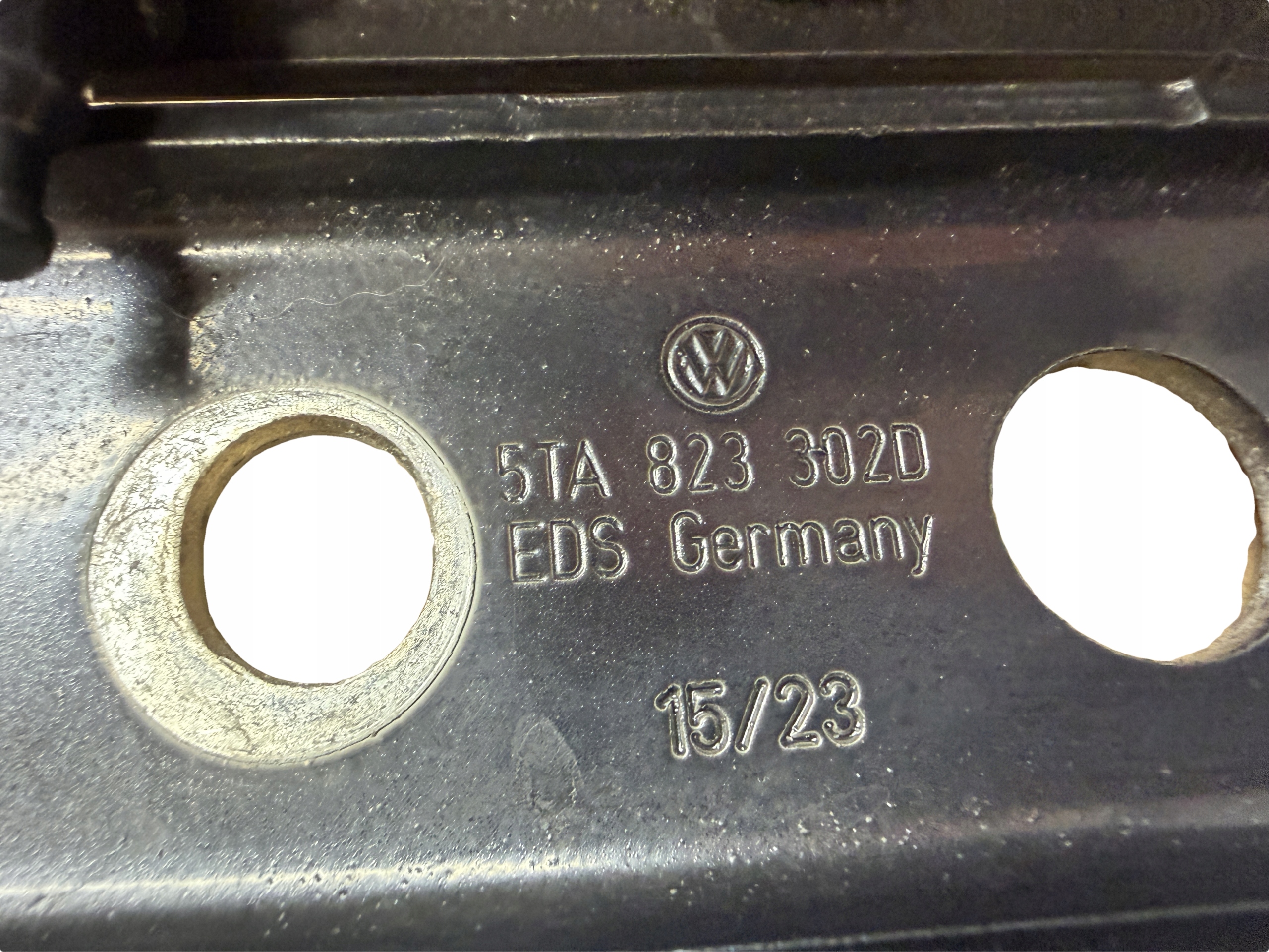 VW TOURAN 5TA Cerniere cofano 5TA823301D