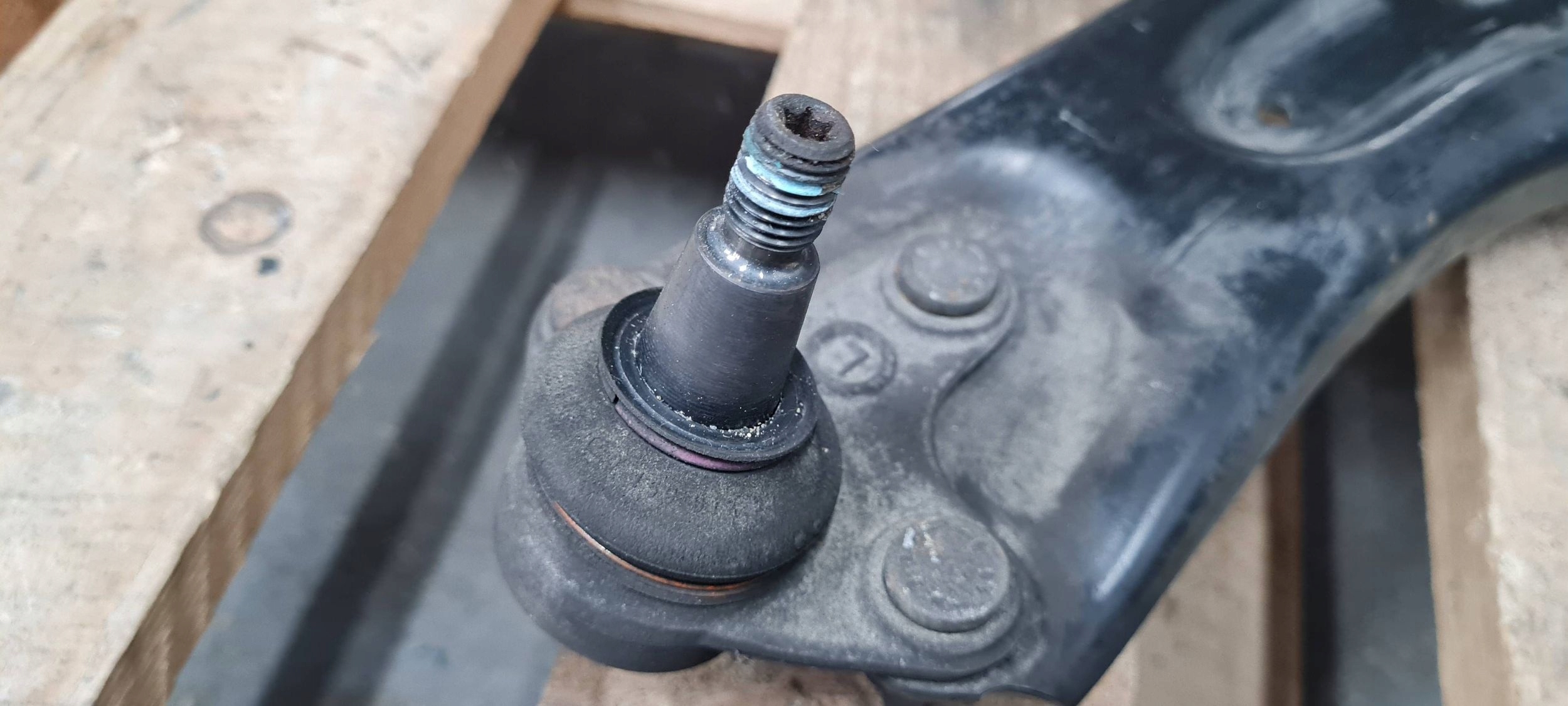 Q3 83A arm lower left front front 2.0 TFSI 3Q0407151S