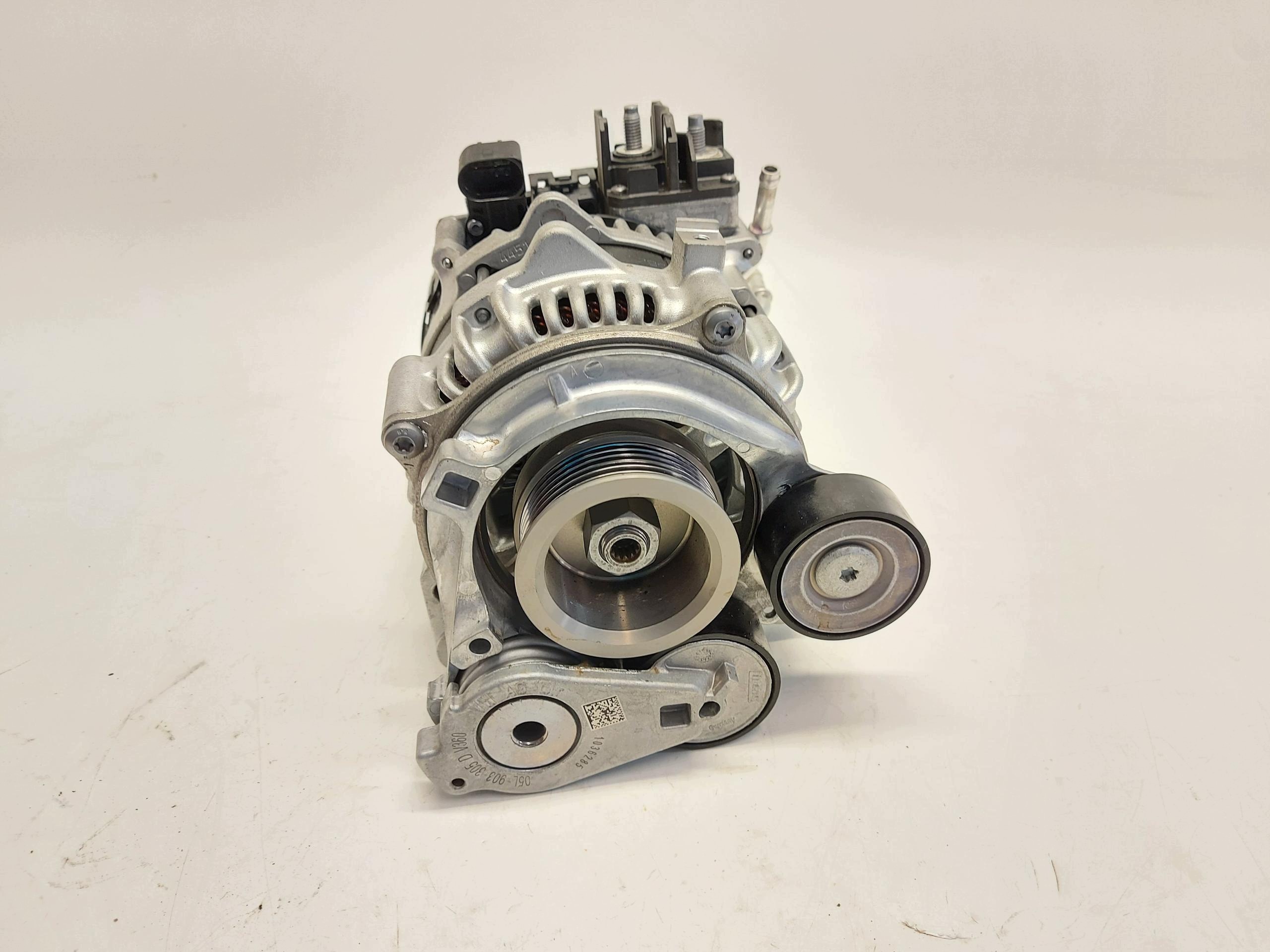 AUDI A5 8B3 B10 AVANT 2.0 TDI Alternator 04L903030F