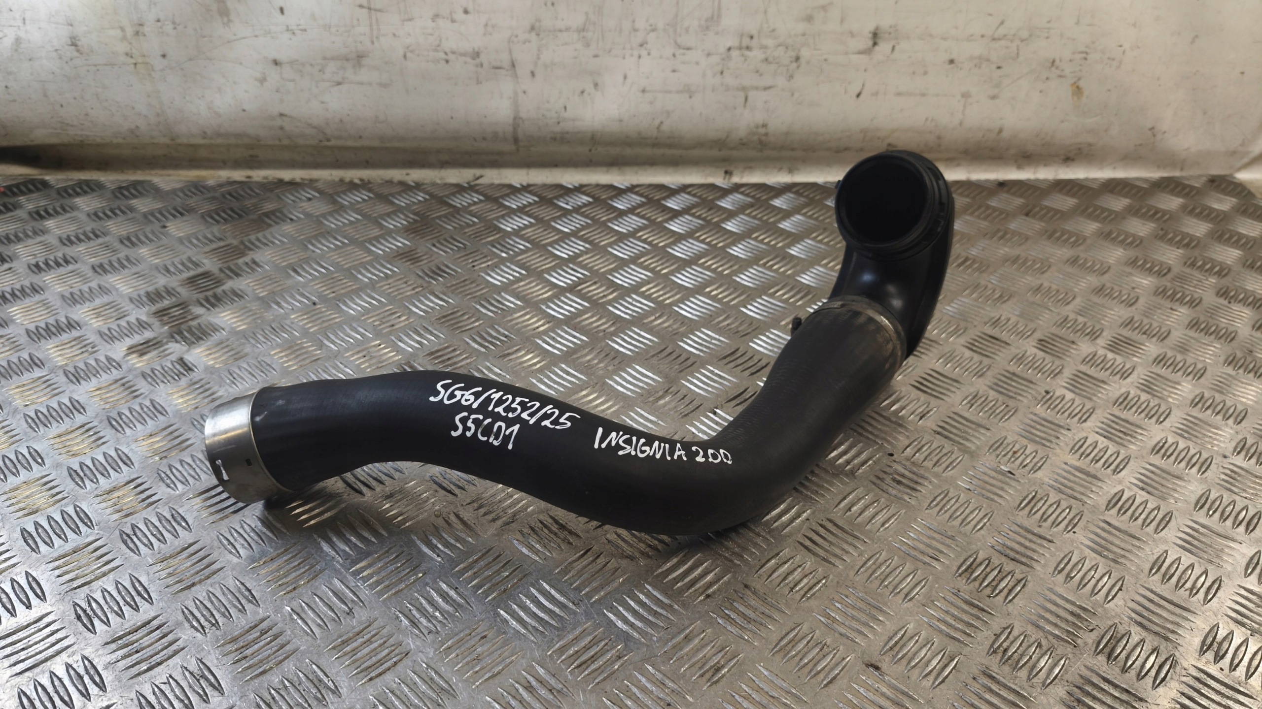rohr DOLOT intercooler OPEL INSIGNIA A 2010r 2.0CDTI