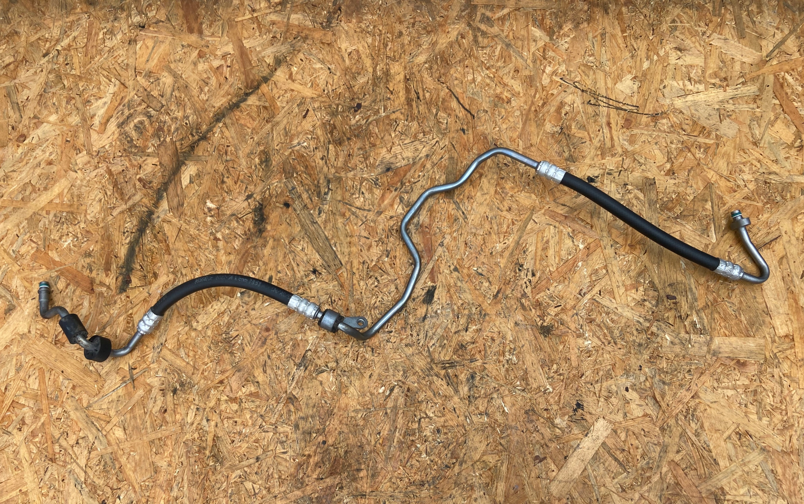 1663201353 - Шланг подвески MERCEDES GL X166 ML W166