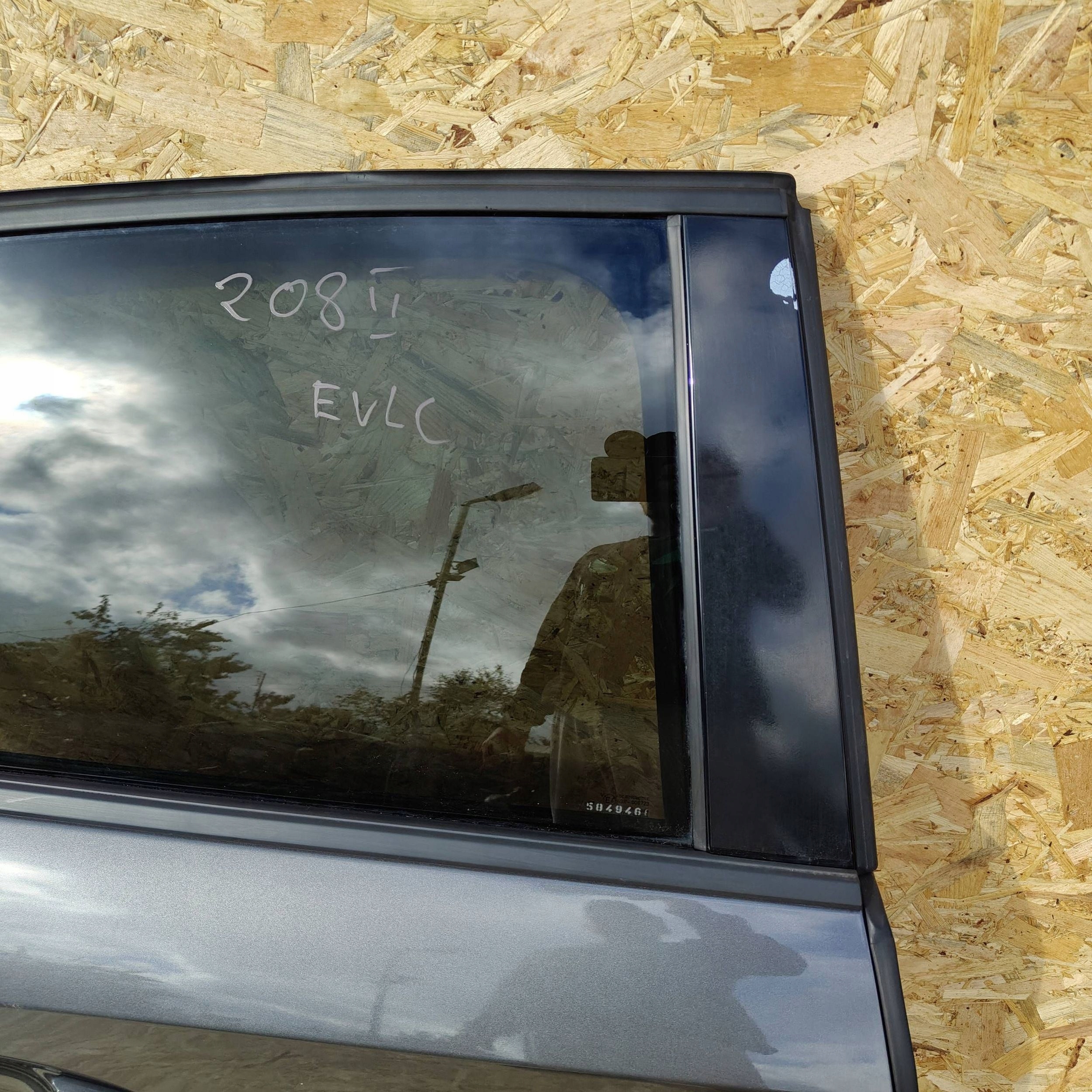 Peugeot 208 2022 rear part side right door front EVL EVLC