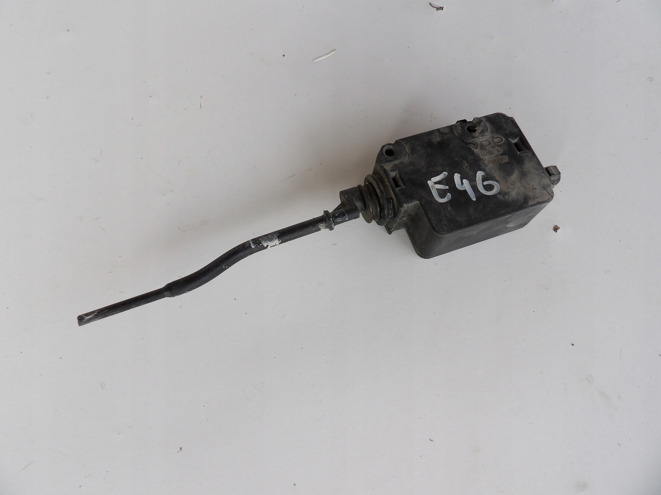BMW E46 Dämpfer Klappen des Kraftstoffsbehälters